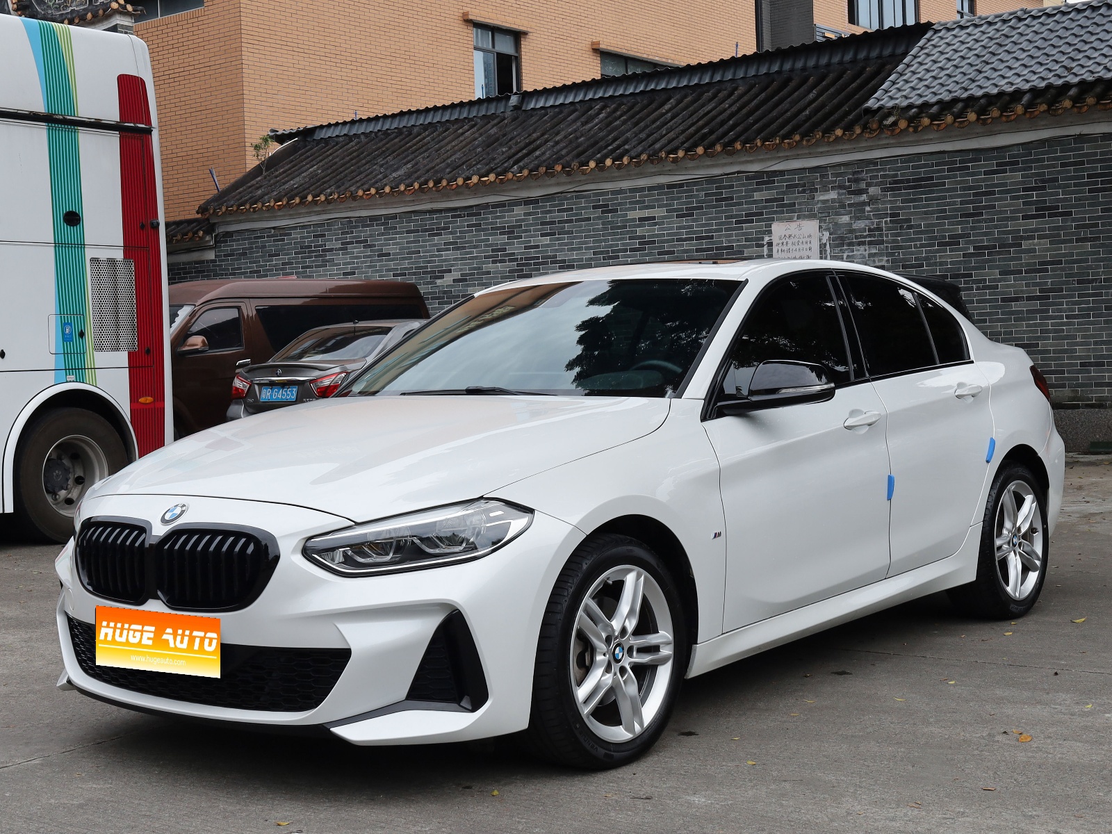 MY2023 BMW 1 Series 120i M Sport Night Kit