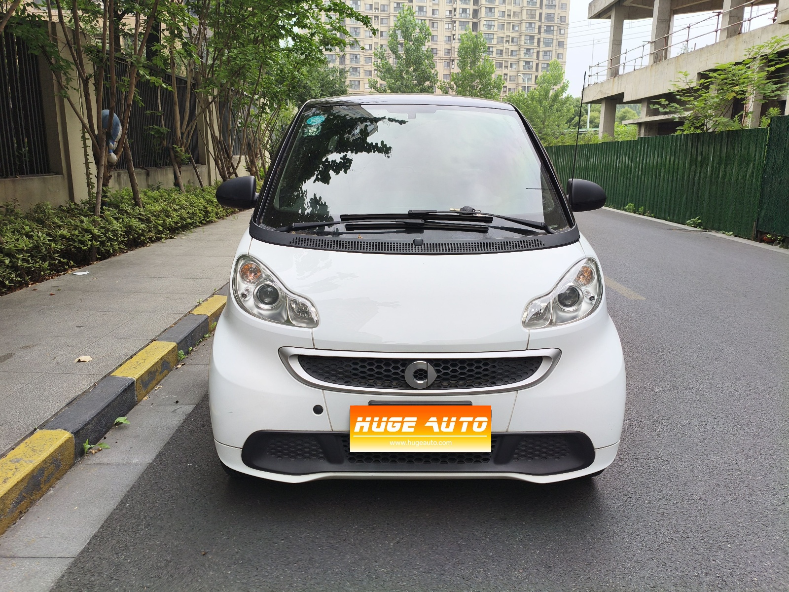 MY2012 smart fortwo 1.0 MHD Hard top Comfort Version