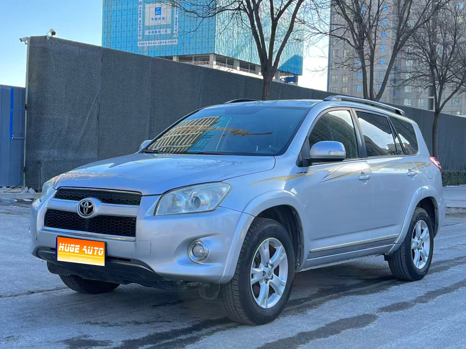 MY2011 RAV4 2.0L AT Luxury 