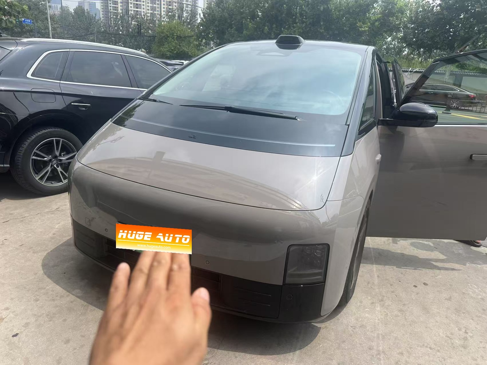 MY2024 Li MEGA Ultra