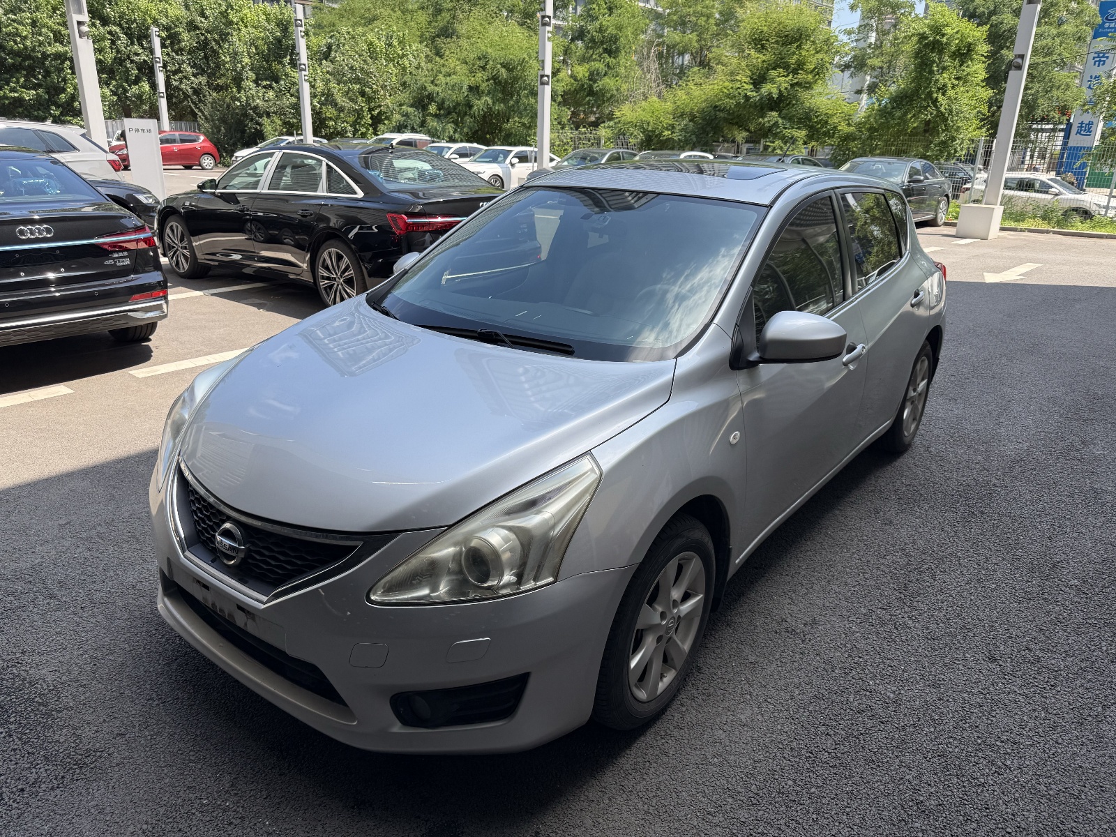 MY2011 TIIDA 1.6L CVT Luxury 