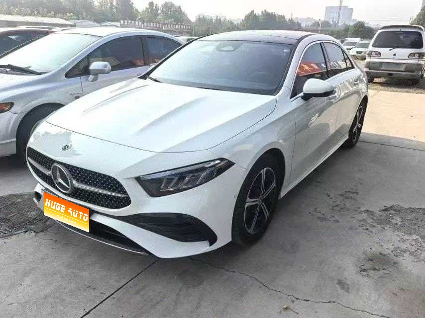 2023款 奔驰A级 A 200 L 时尚型