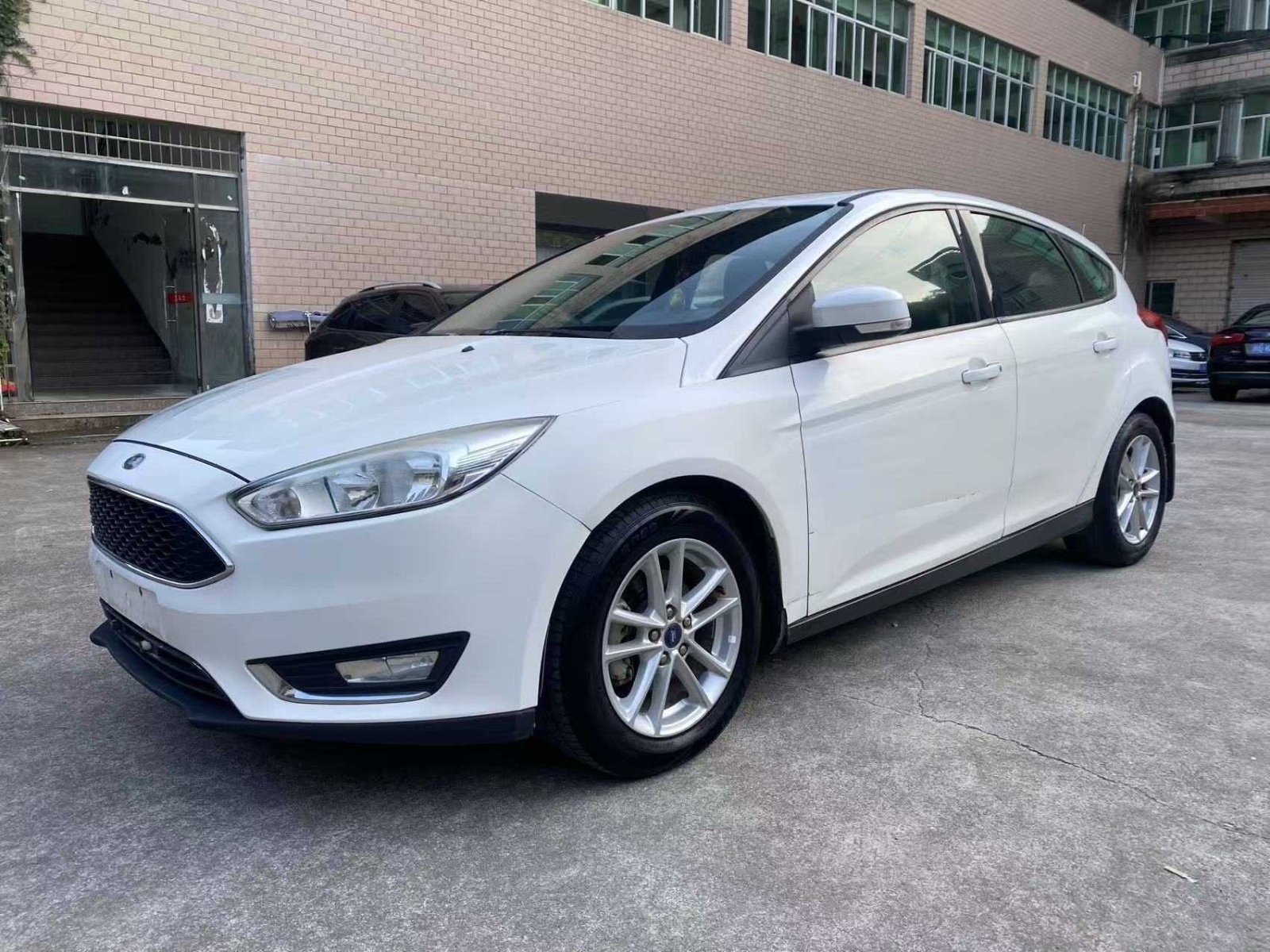 MY2017 Focus Hatchback 1.6L AT Fashion Zhixing Version