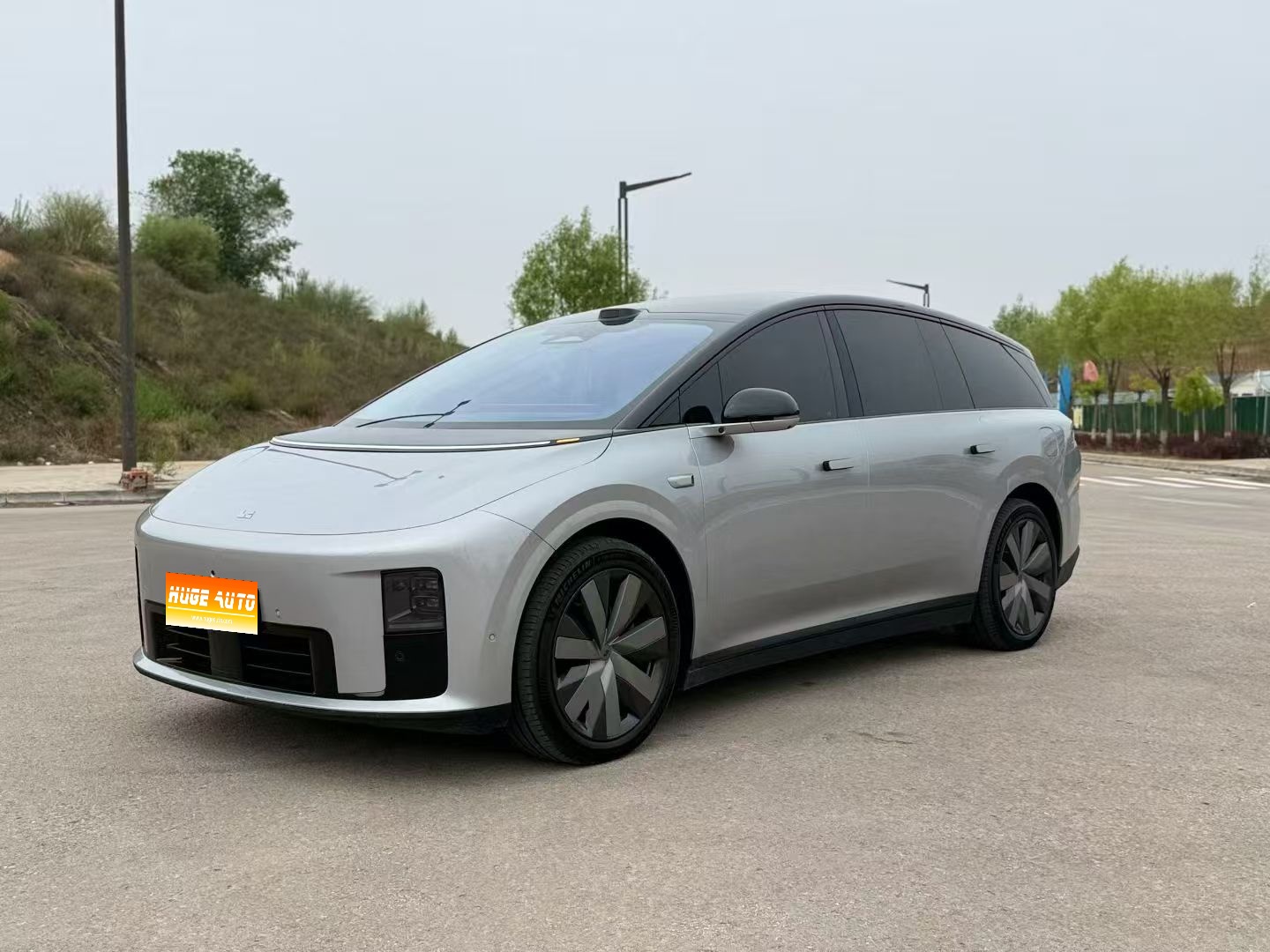 MY2025 Li i8 Standard