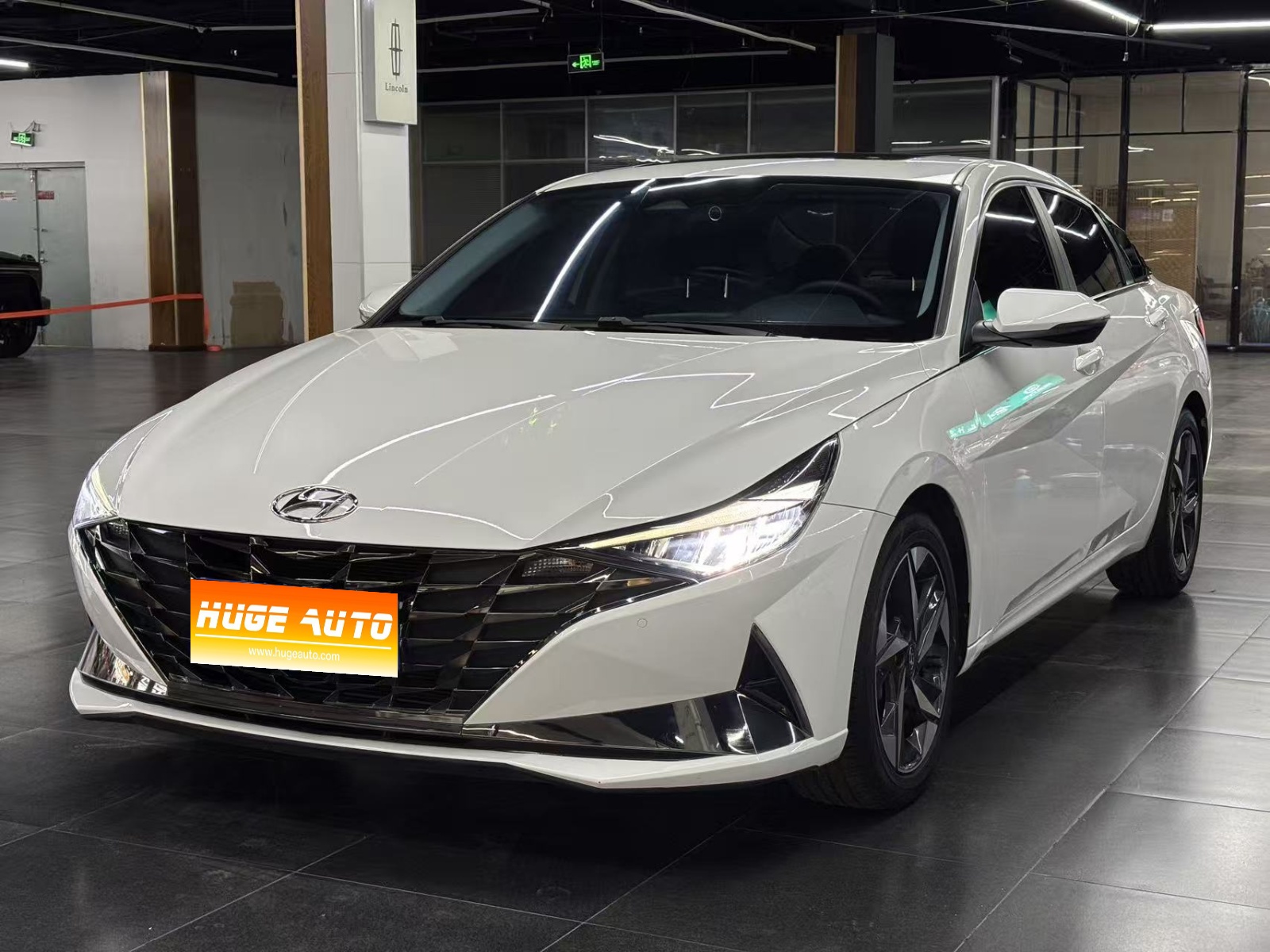 MY2022  Elantra  1.5L CVT LUX Luxury
