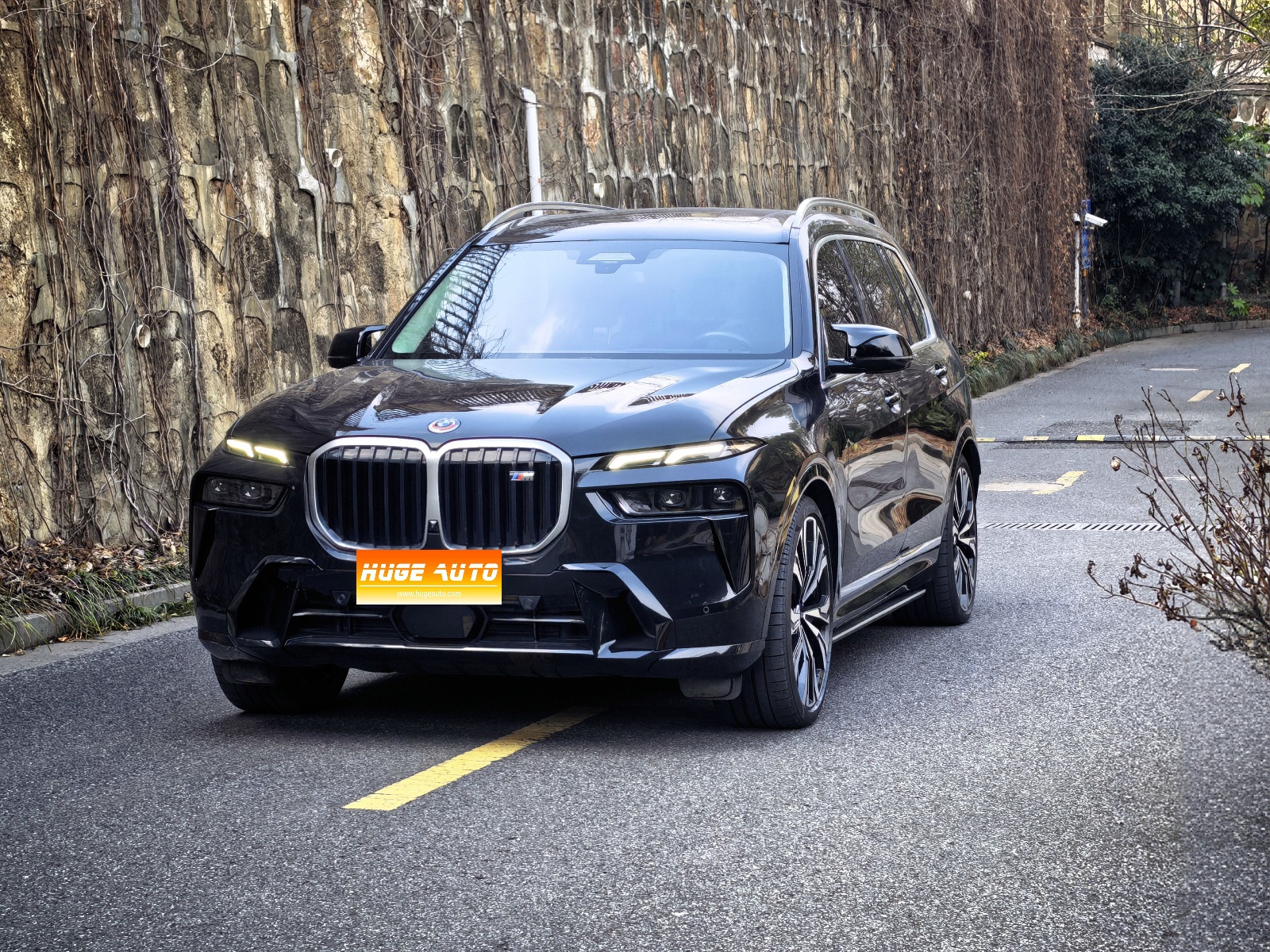 MY2023  BMW X7 xDrive M60i