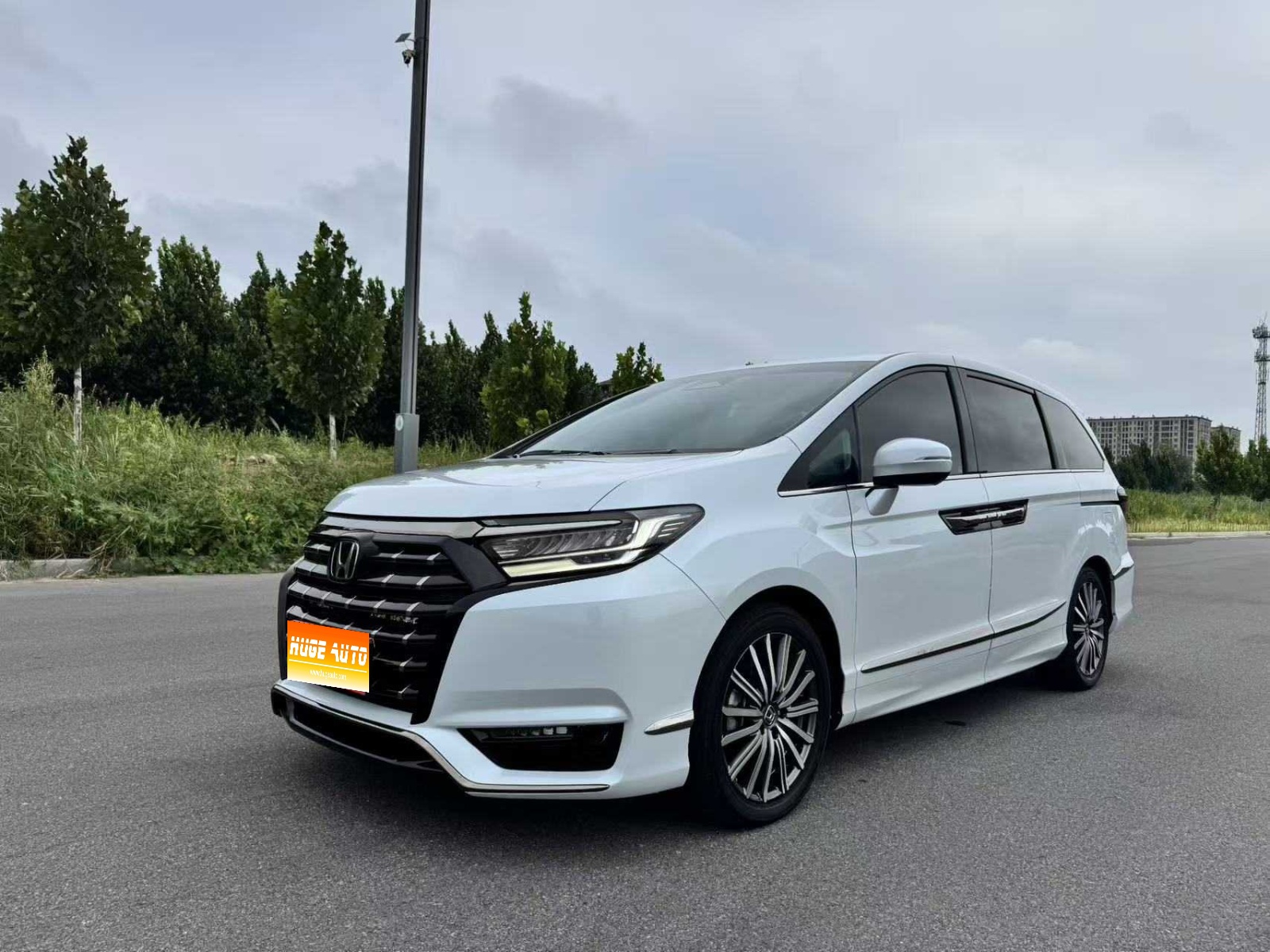 MY2024 ELYSION 2.0L e:HEV Luxury Version