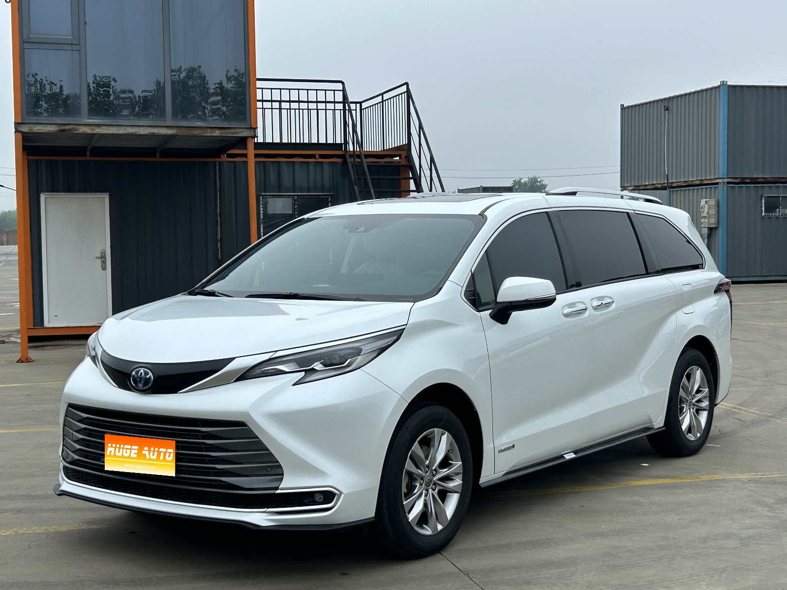 MY2021 SIENNA 2.5L Hybrid Supreme Version 