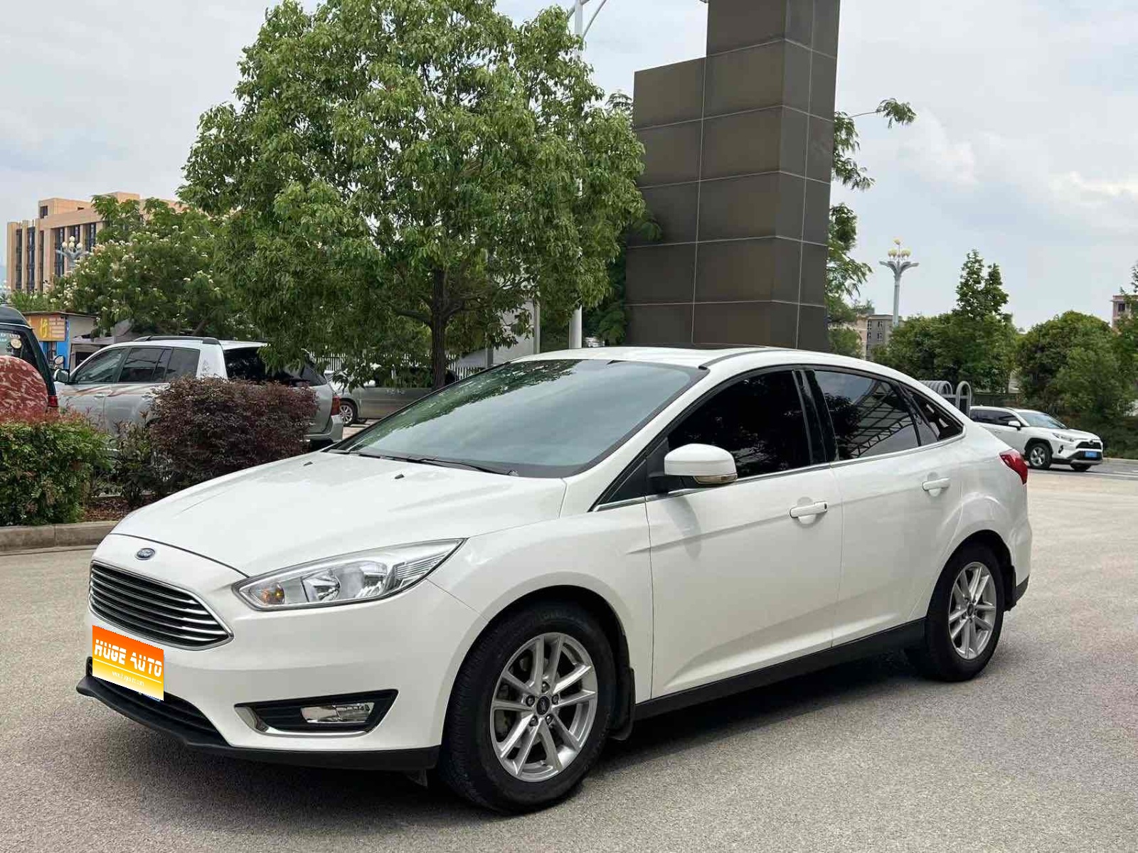 MY2017 Focus Sedan EcoBoost 180 AT Elite Version 