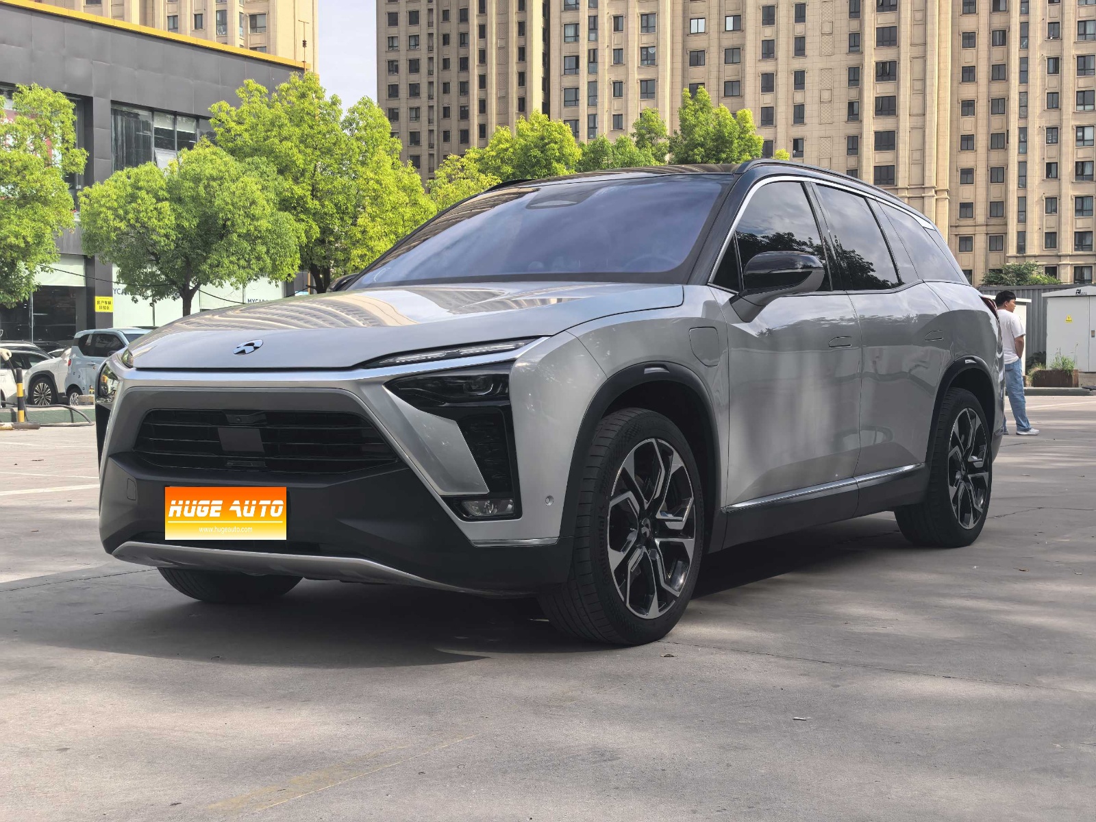 2020款 蔚来ES8 415KM 签名版 六座版
