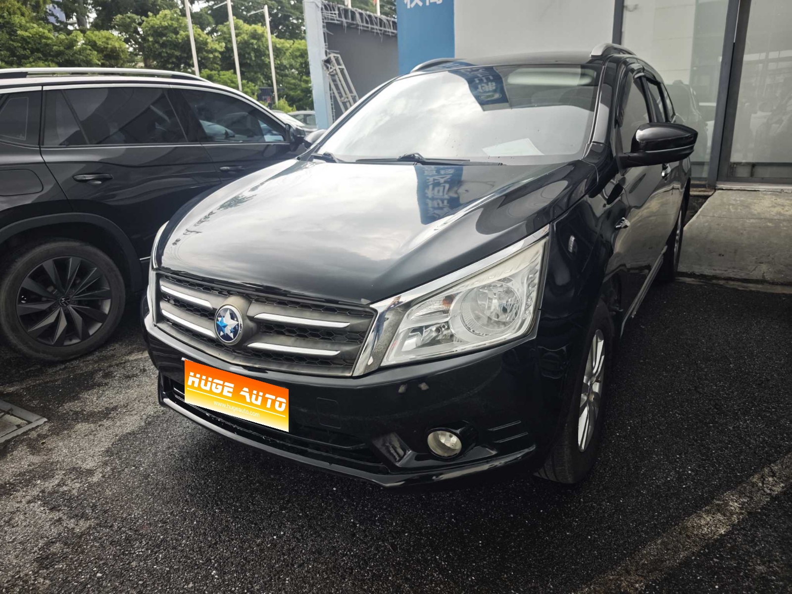 MY2015 Venucia T70 2.0L CVT Trip Version
