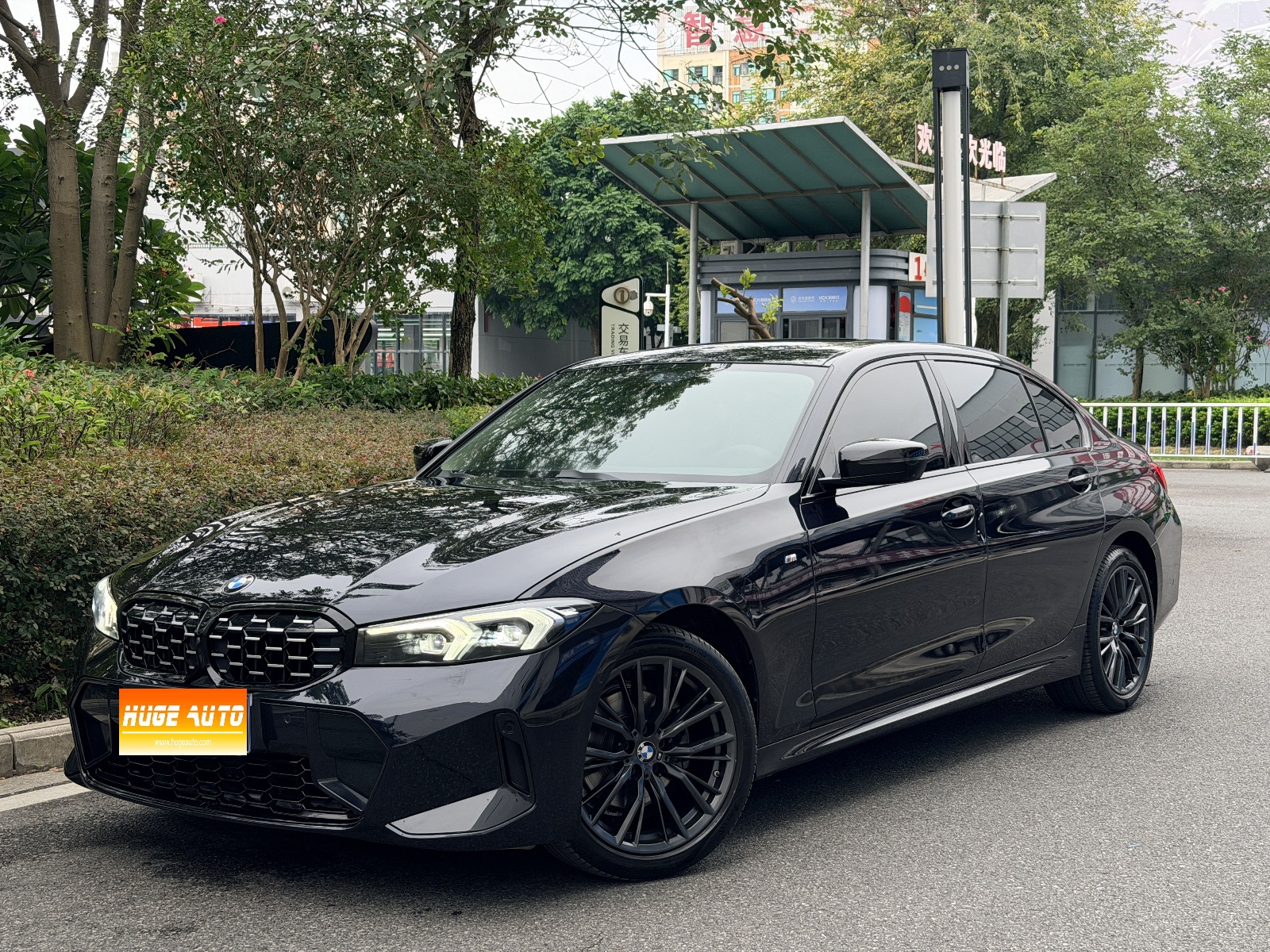 MY2023 BMW 3 Series 325Li M Sport Night Kit
