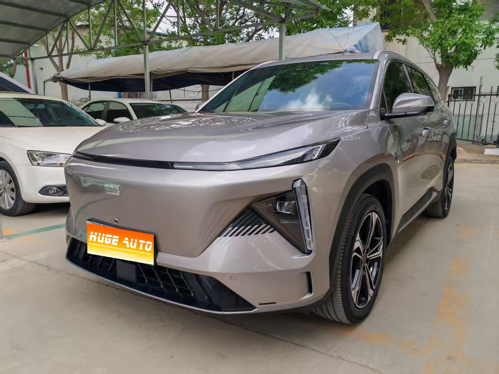 2024款 银河L7 1.5T 115km 亚运幻影 龙腾版