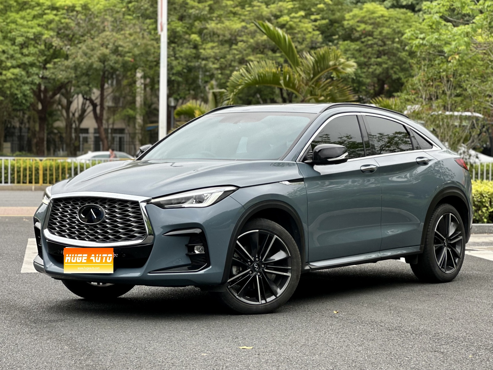 MY2022 INFINITI QX55 2.0T 4WD Dynamic