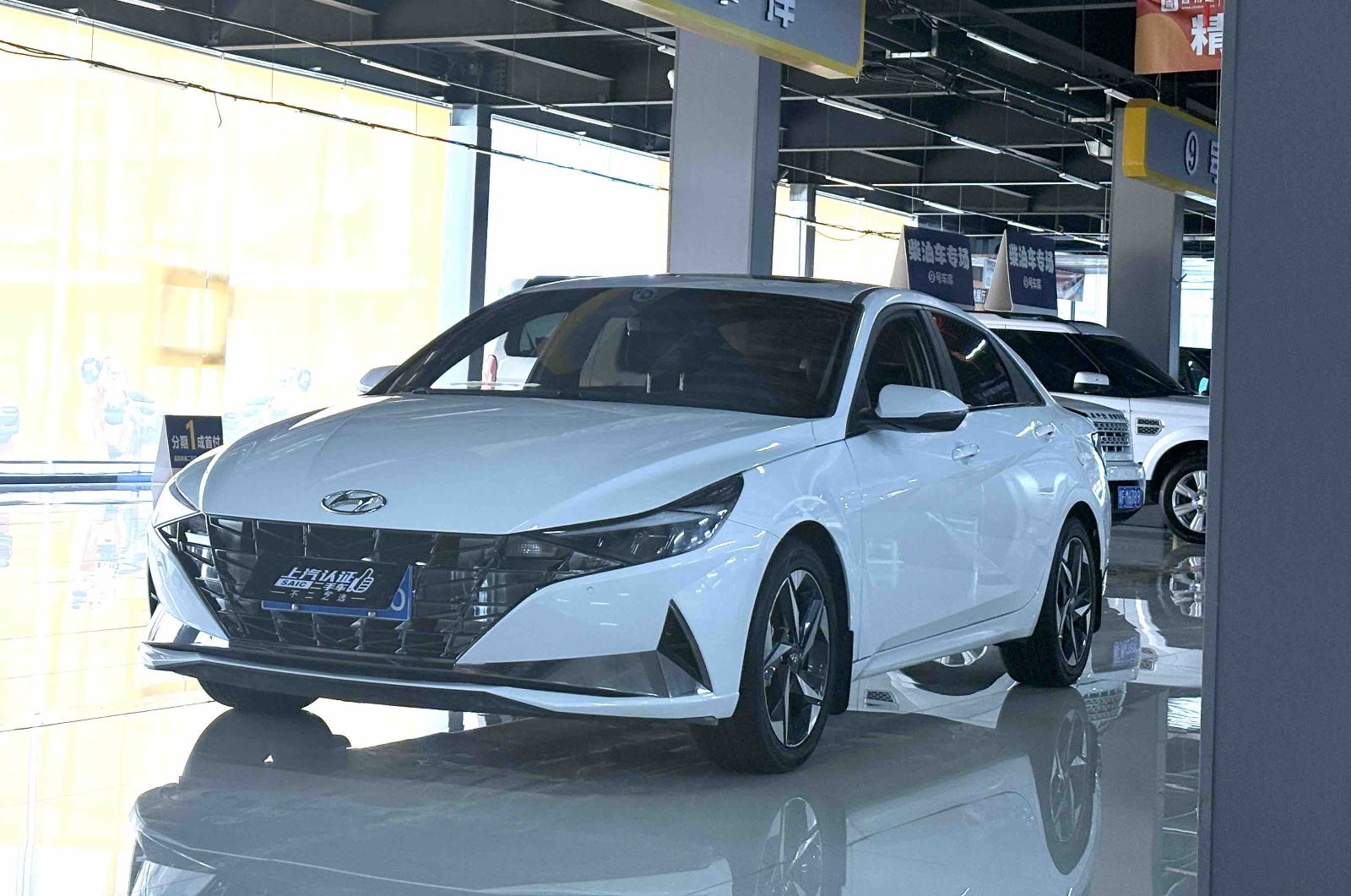 2022款 伊兰特 240TGDi DCT LUX尊贵版