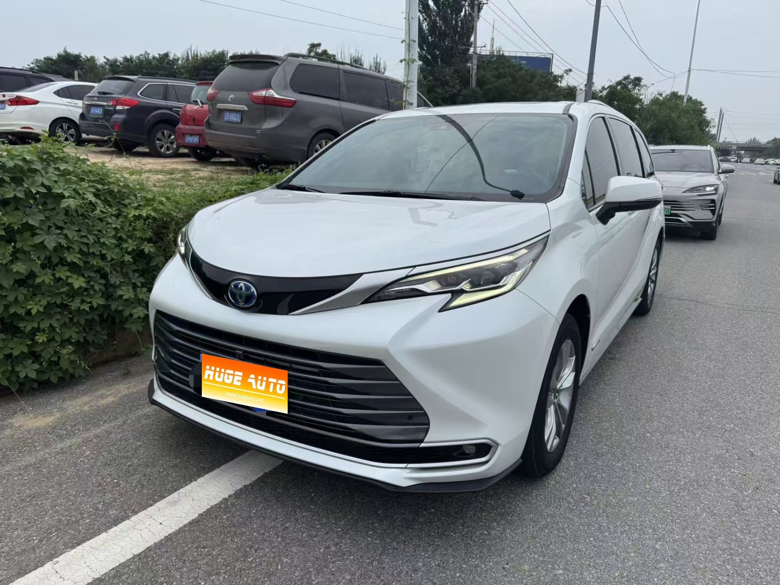 MY2023 SIENNA 2.5L Hybrid  Comfort