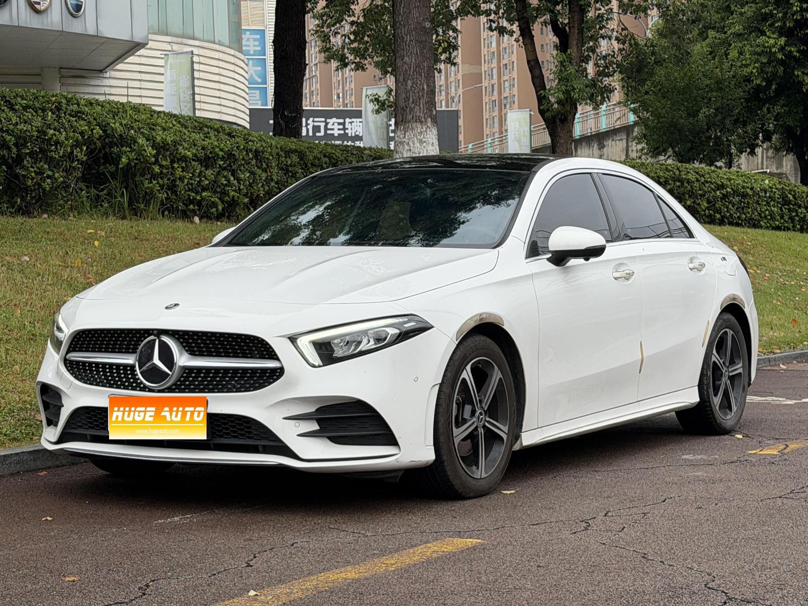 2022款 奔驰A级 A 200 L 运动轿车时尚型
