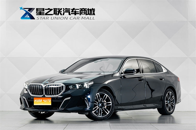 2025款 宝马5系 530Li 领先型 M运动套装