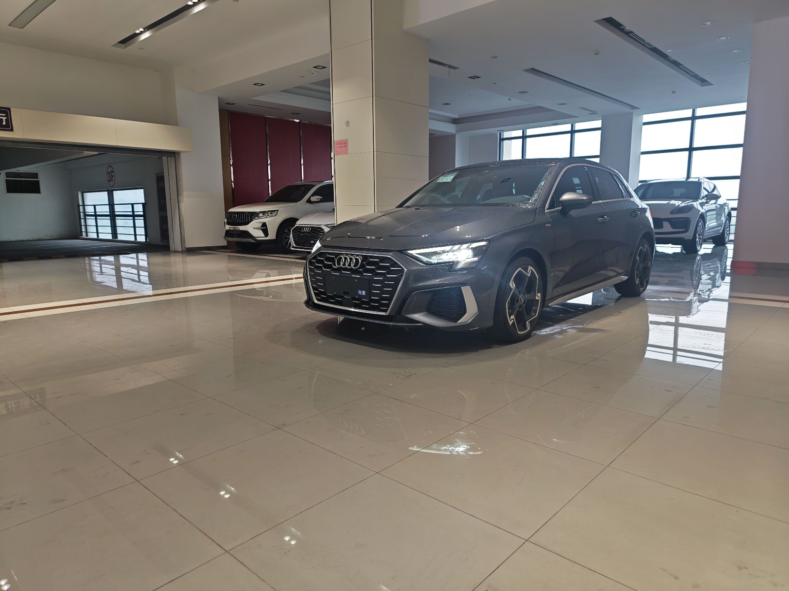 MY2023 AUDI A3 Facelift Hatchback 35 TFSI Luxury Sport Version