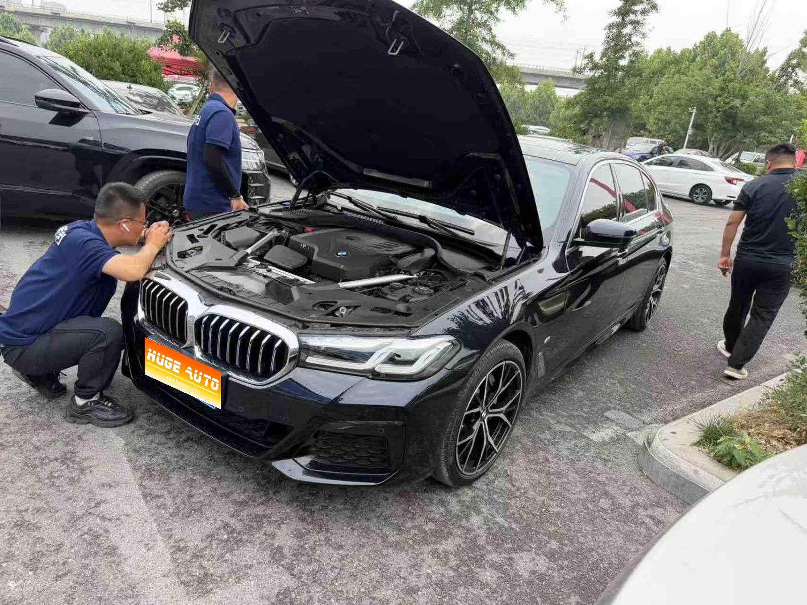 MY2023 BMW 5 Series 530Li Lead Version M Sport Kit 
