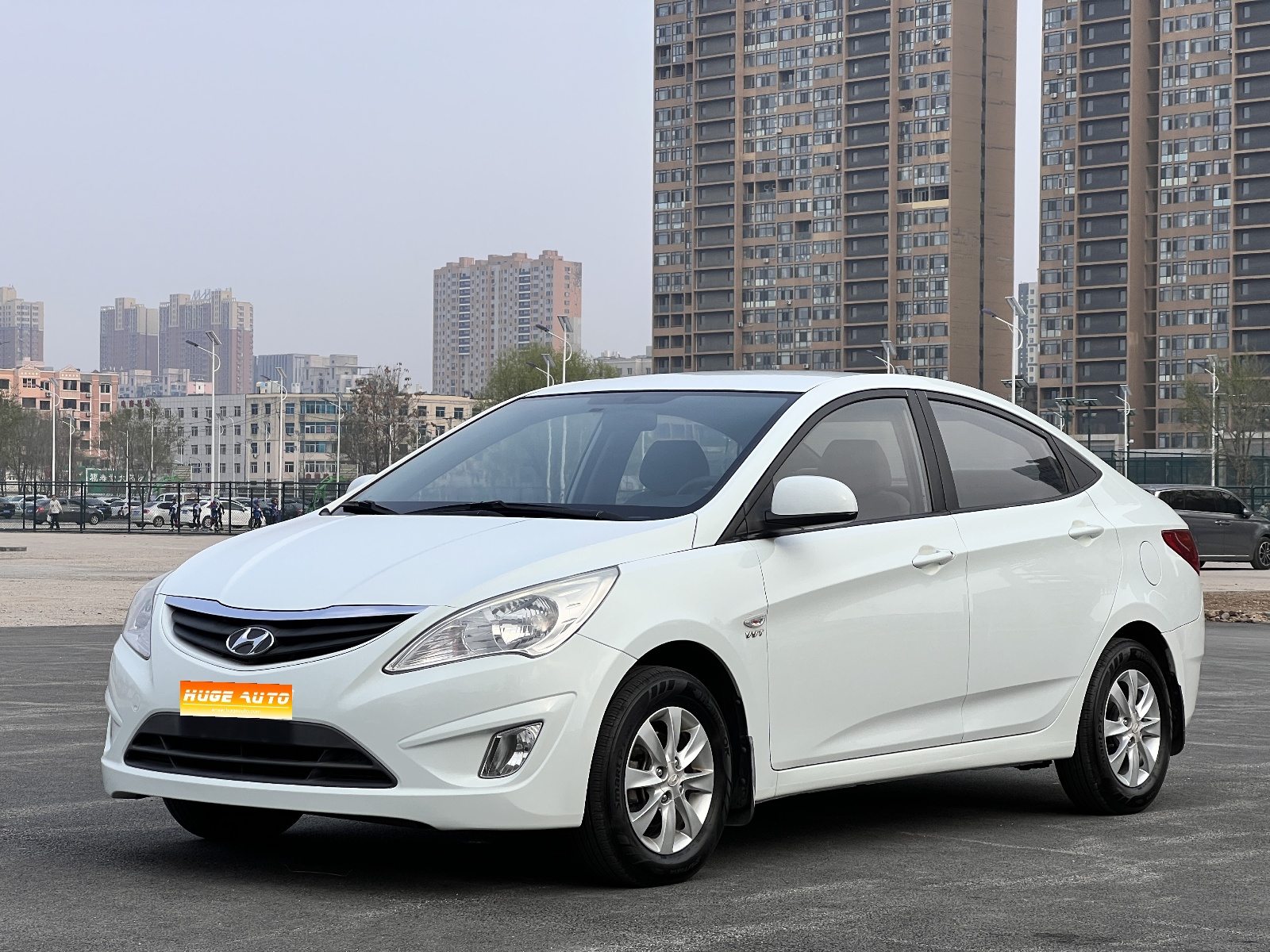 MY2013 Verna Sedan 1.4L AT Standard GL