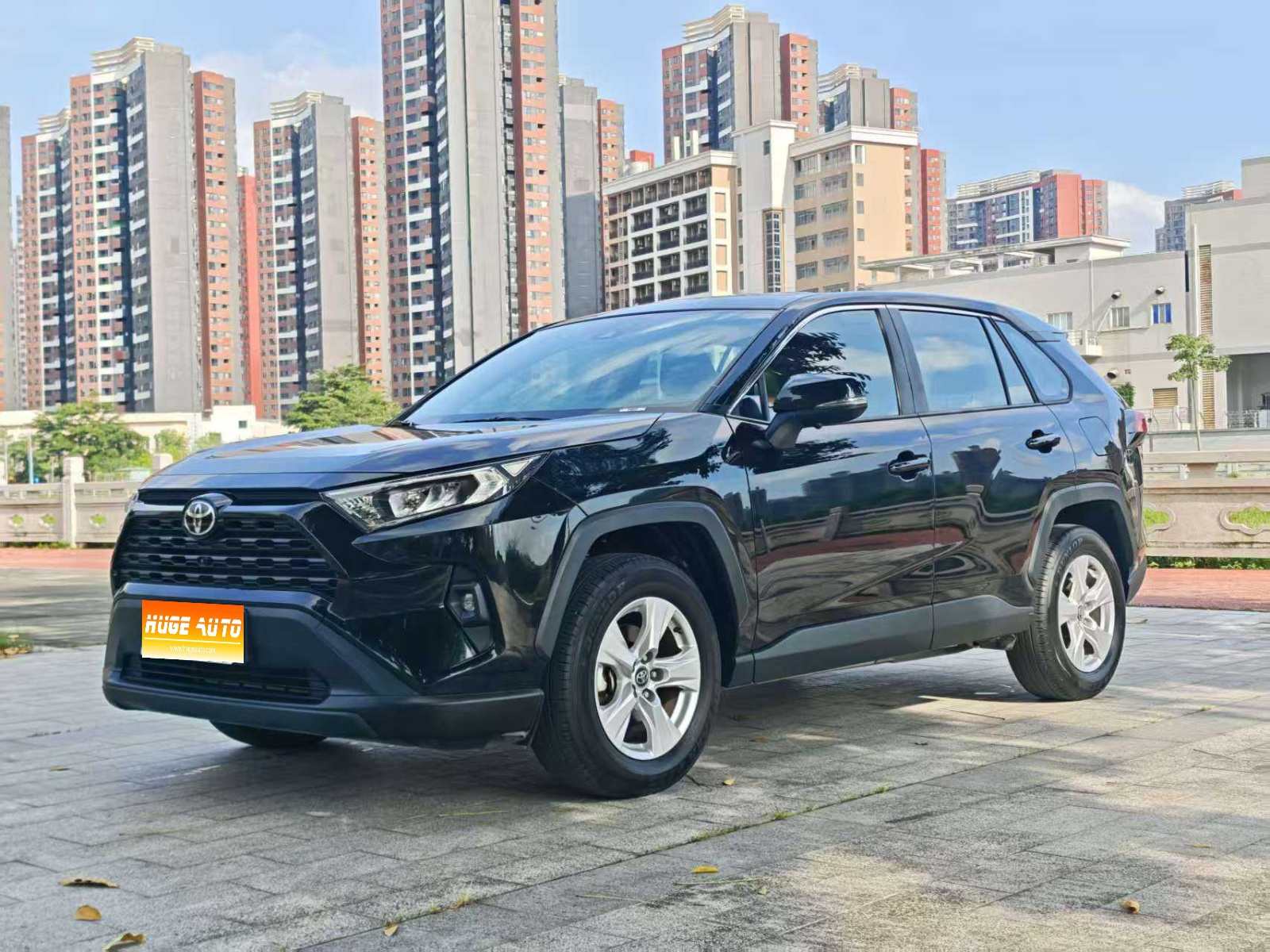 2023款 RAV4荣放 2.0L CVT两驱都市版