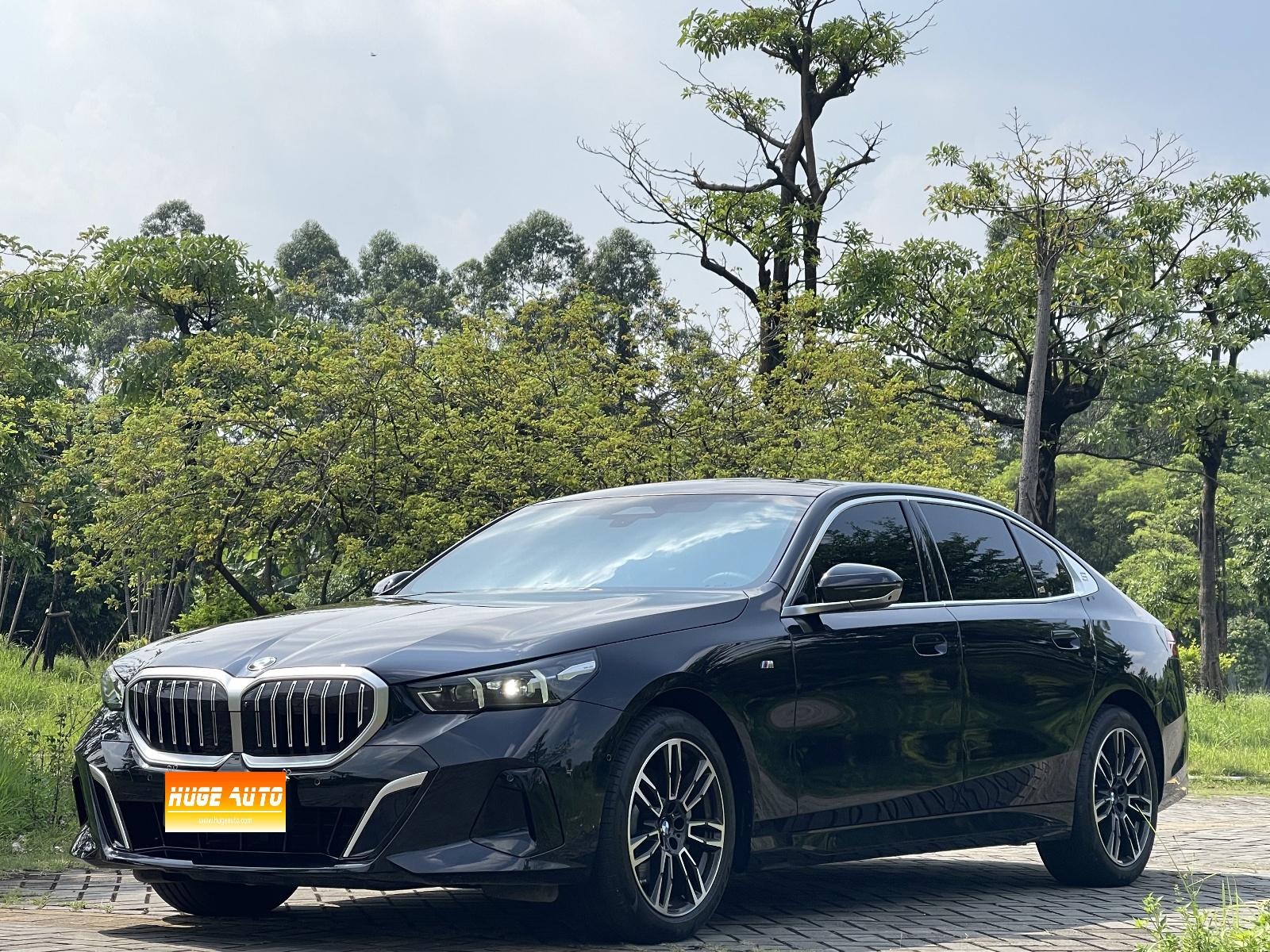 2025款 宝马5系 530Li 领先型 M运动套装