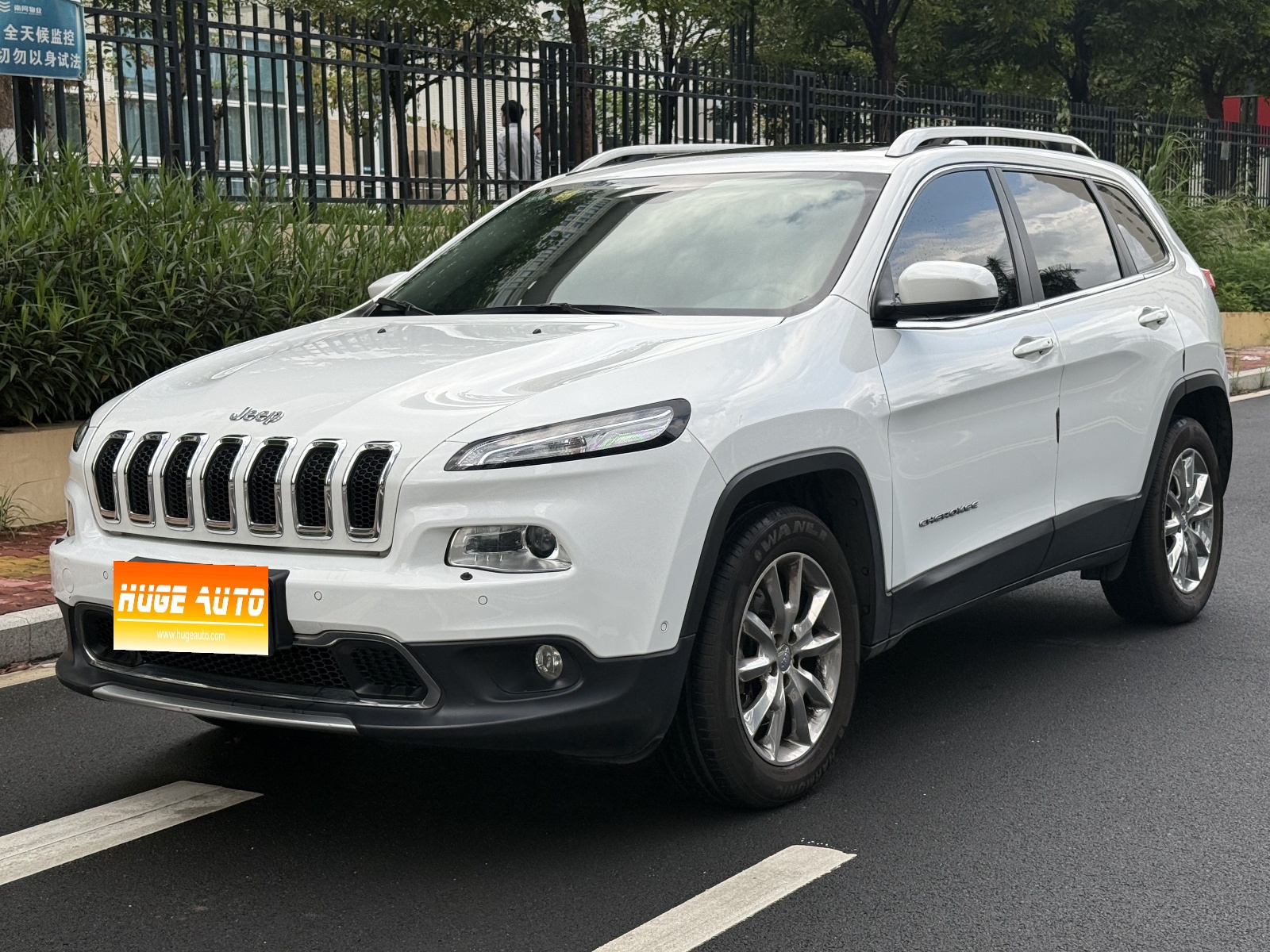 MY2016 CHEROKEE 2.4L Superior Version