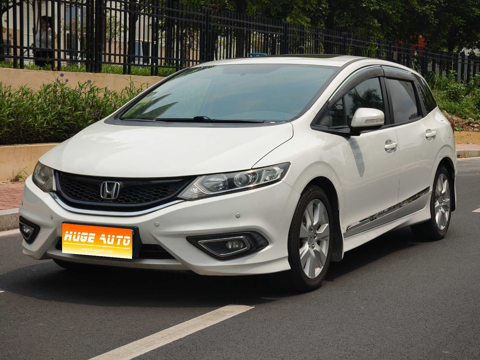 MY2016 Jade 1.8L AT Comfort Elite Version 5-Seat 