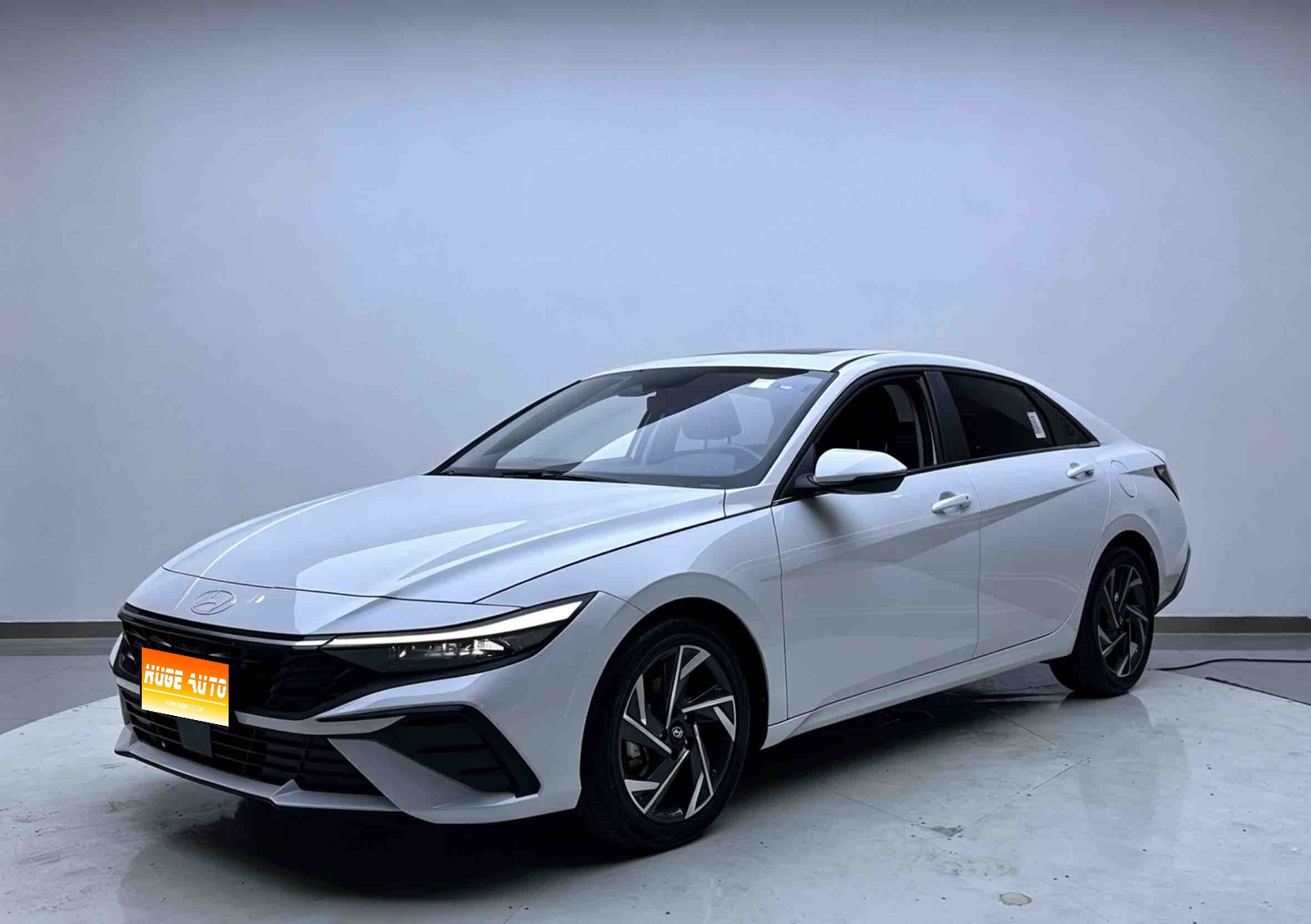 2023款 伊兰特 1.5L CVT LUX尊贵版