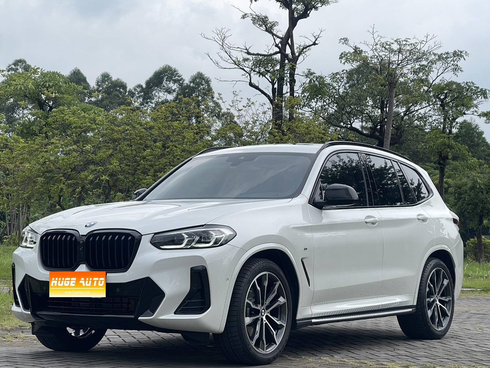 MY2023 BMW X3 xDrive30i Lead Version M Night Kit