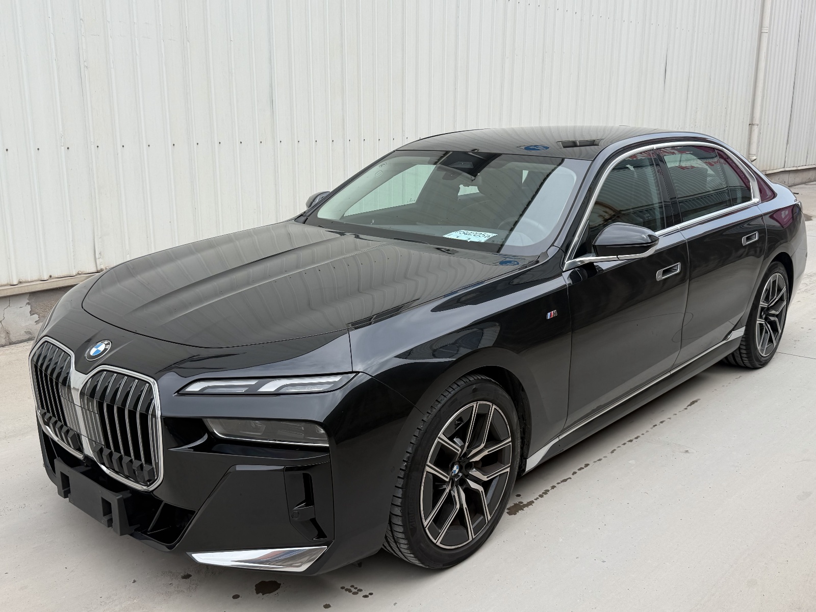 MY2023 BMW 7 Series 735Li M Sport kit