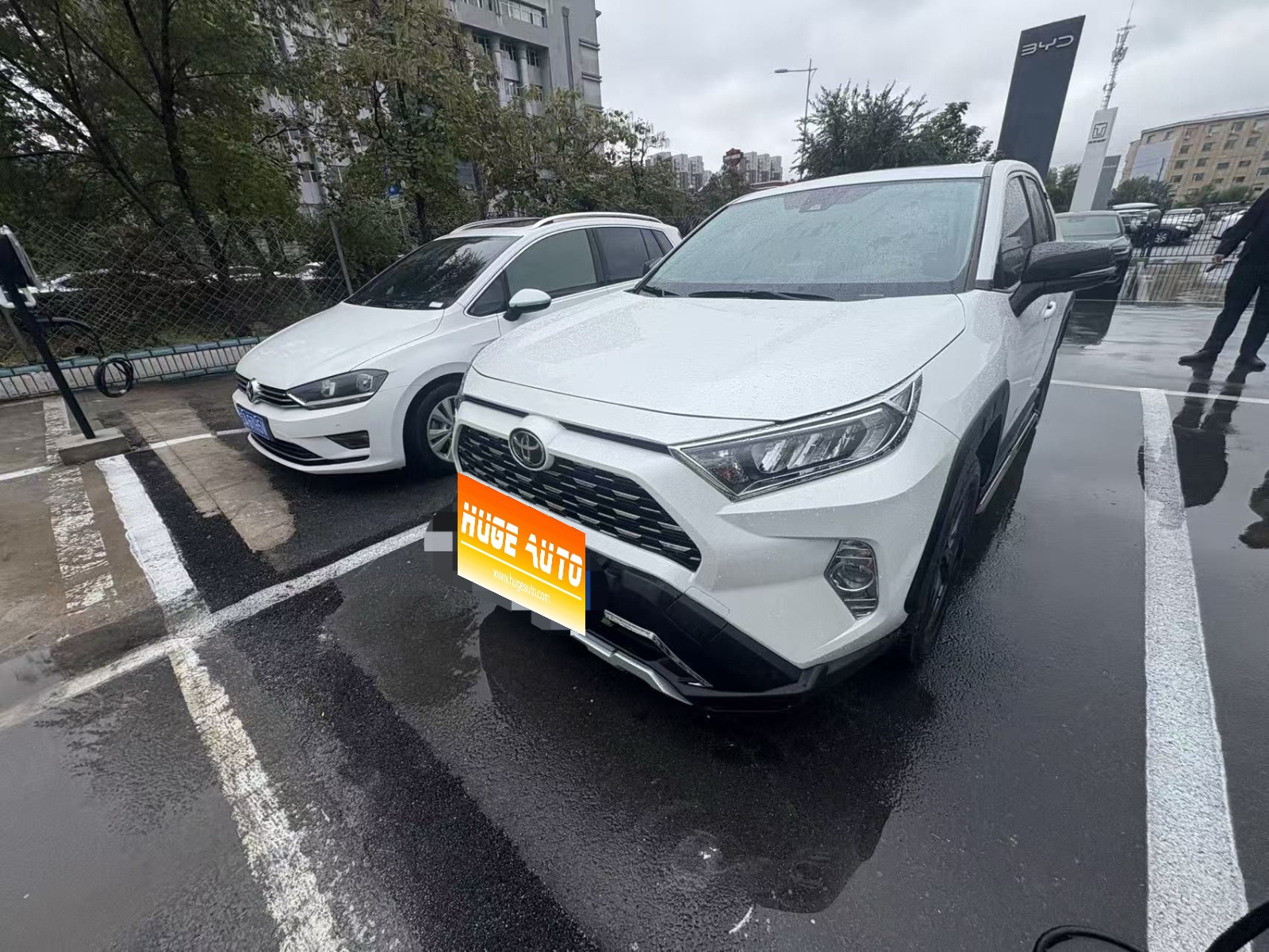 2022款 RAV4荣放 2.0L CVT四驱风尚版