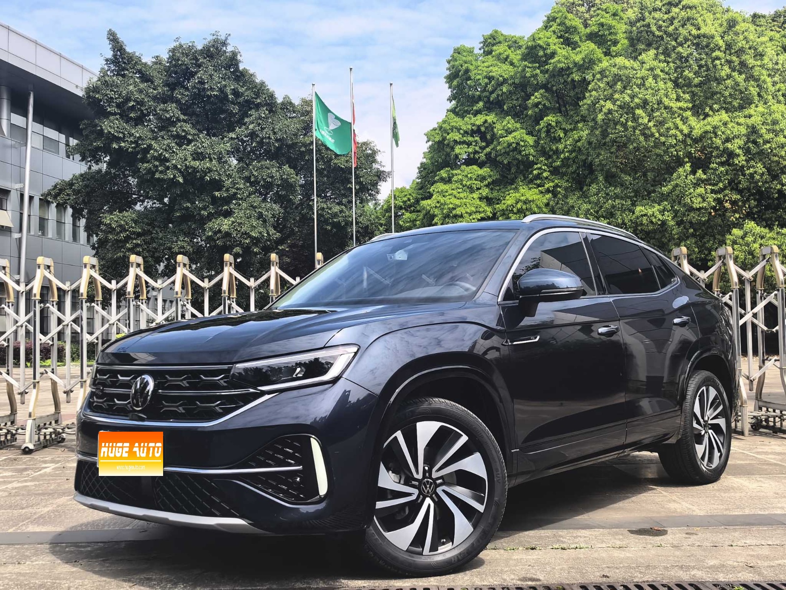 MY2023 Tayron X 330TSI 2WD Distinguished High Performance Version
