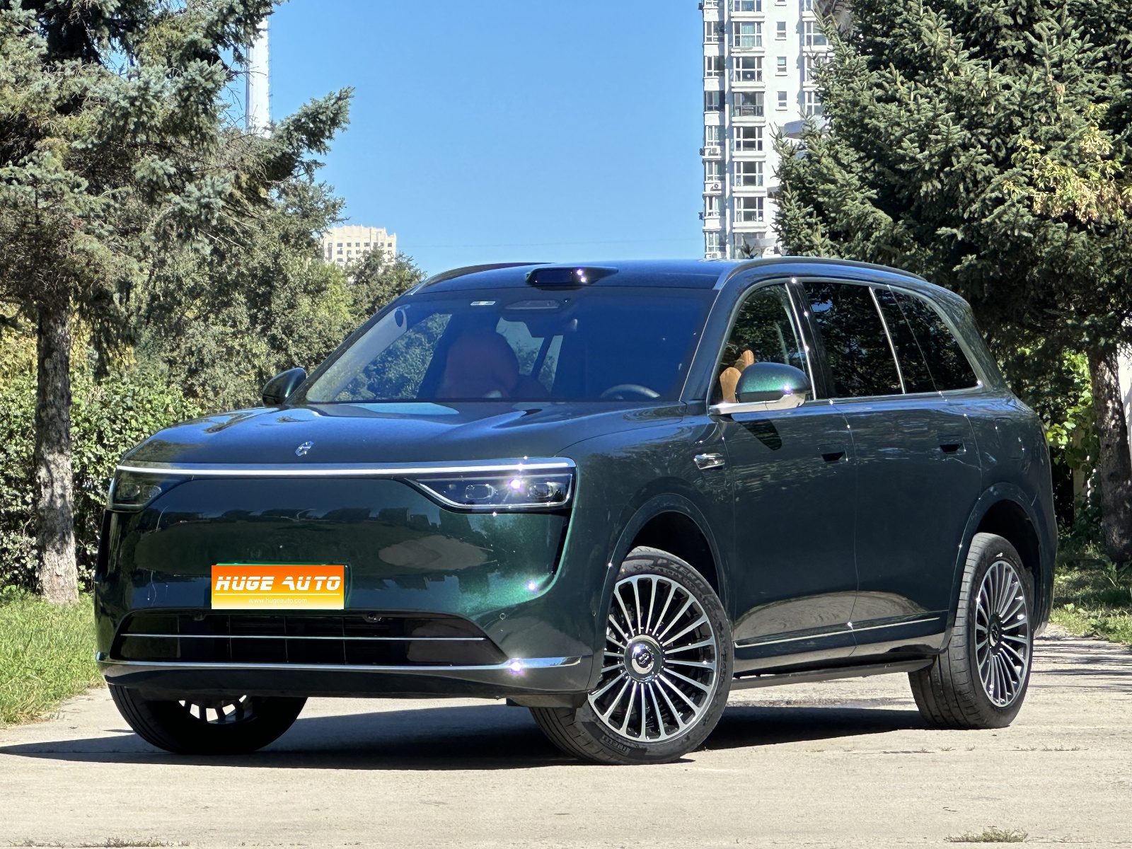 2025款 问界M8 增程 Ultra版 53.4kWh 6座版 (192线激光雷达）