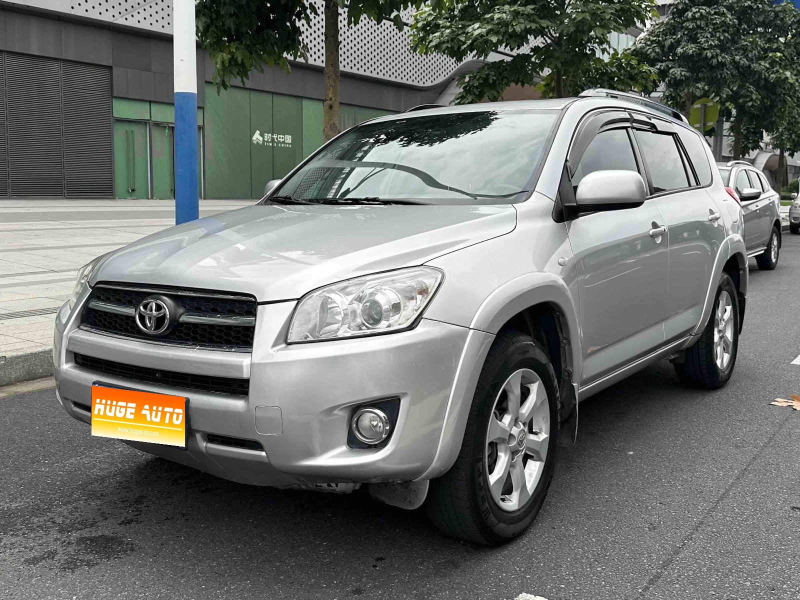2011款 RAV4荣放 2.4L 自动四驱至臻导航版