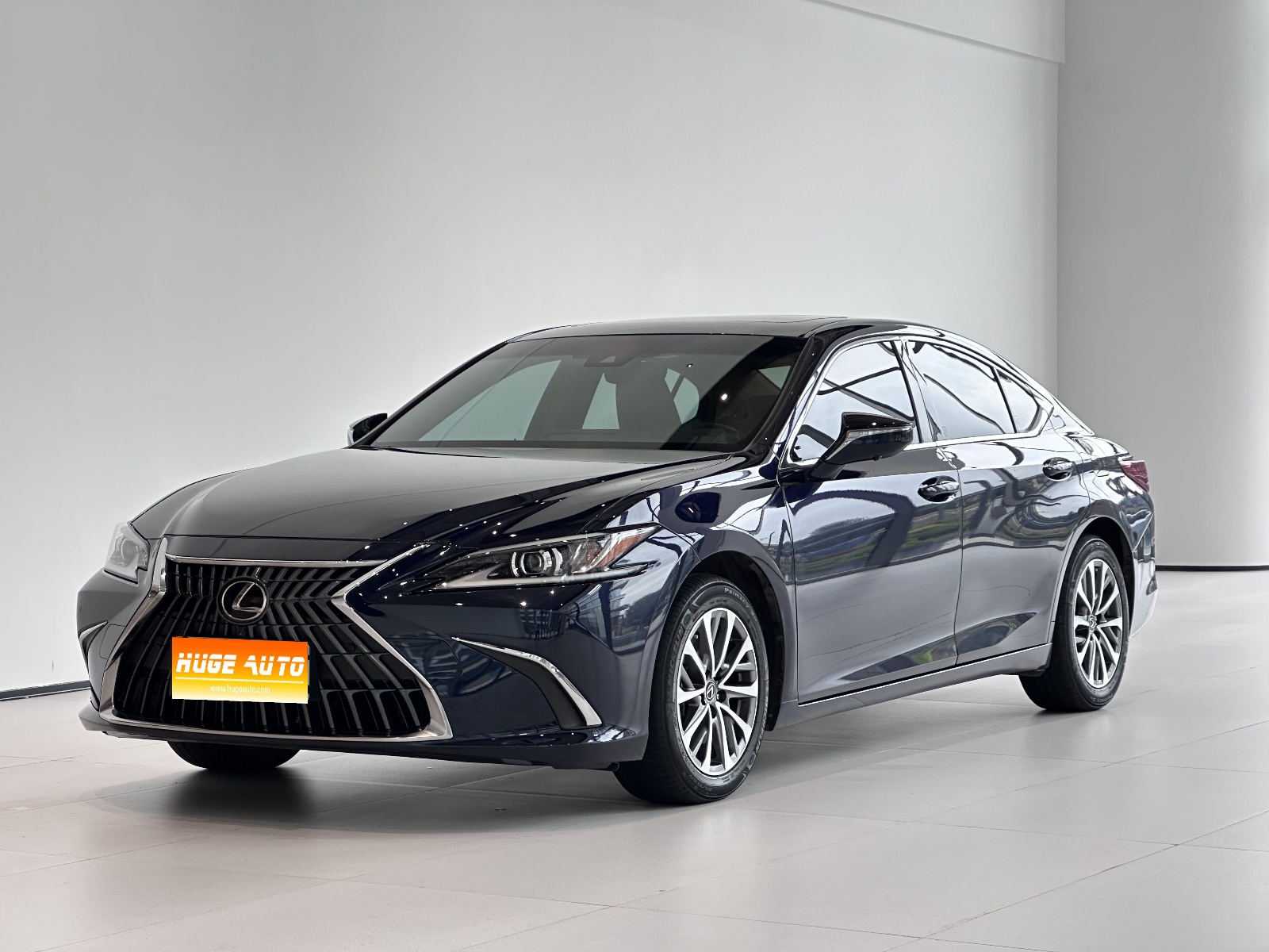 MY2023 LEXUS ES 200 Excellence Version