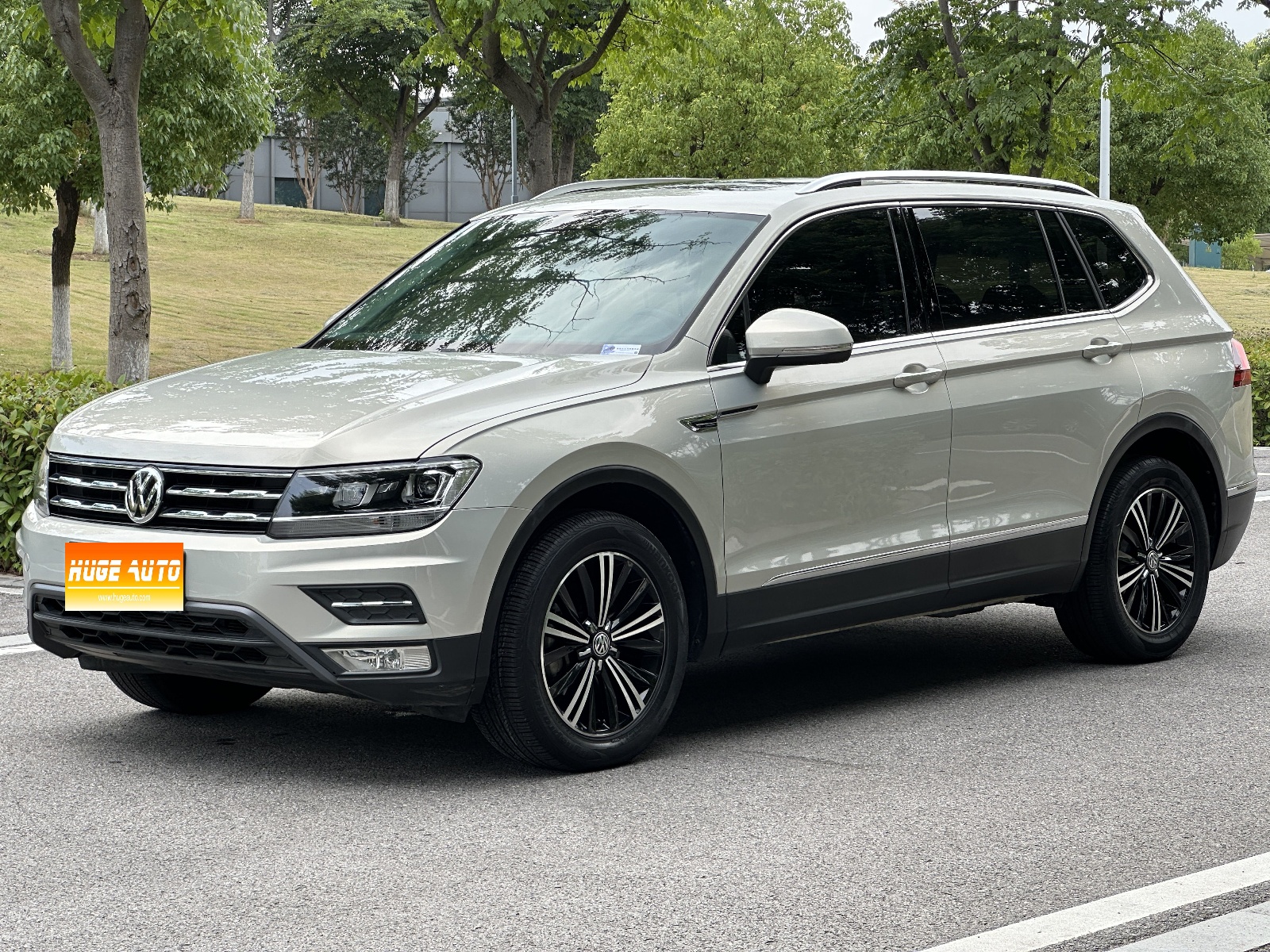 MY2019 Tiguan L 330TSI AT 2WD Paronomic Comfort Version National V 