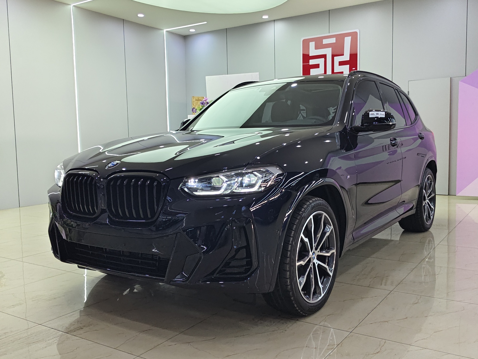 MY2023 BMW X3 xDrive30i Lead Version M Night Kit