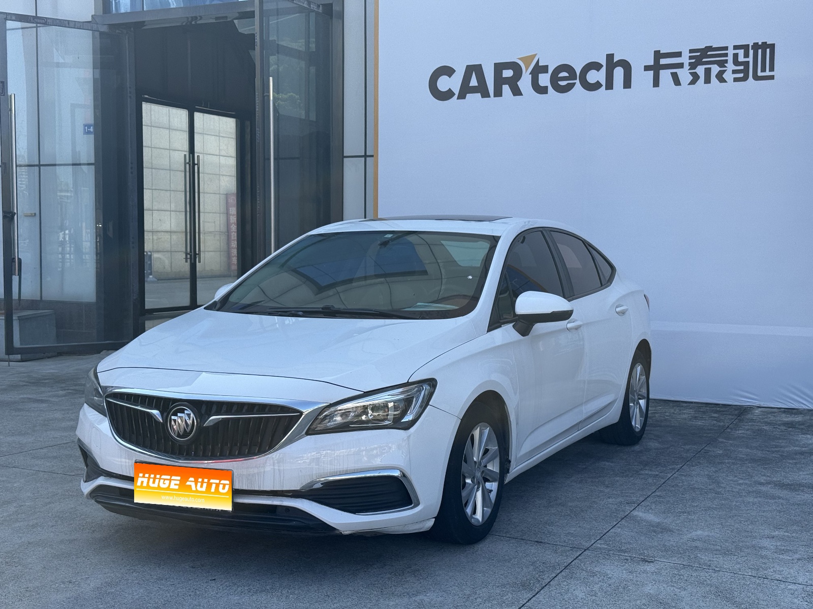 MY2019 Verano Sedan 15S AT Lead Version 