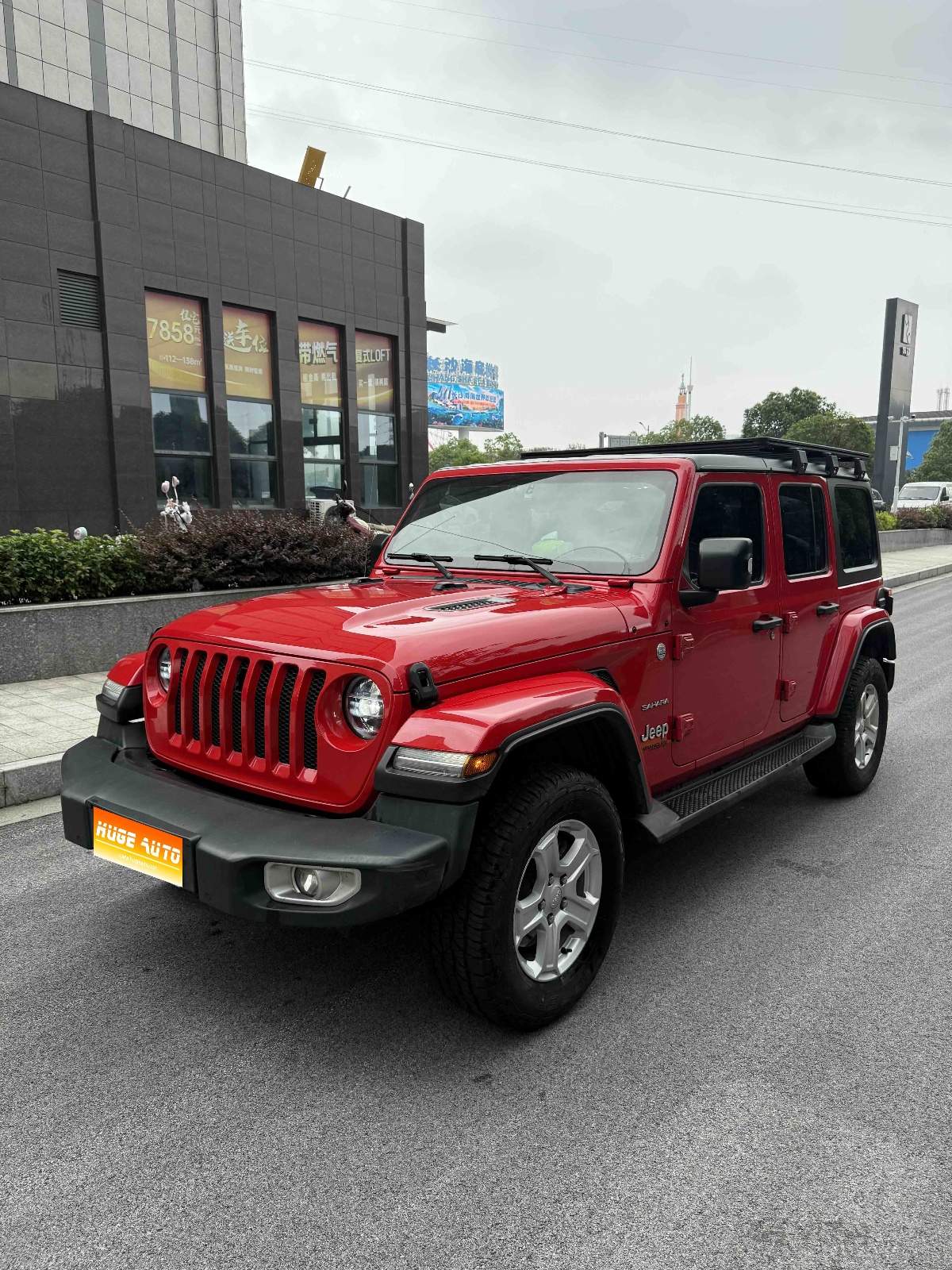 MY2019  Wrangler  2.0T Sahara  4-Door