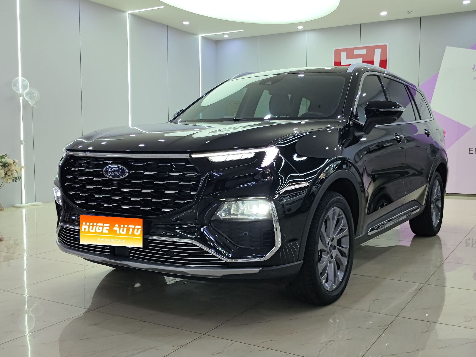 MY2021 Equator EcoBoost 225 Distinguished 7 Seats（2/2/3）