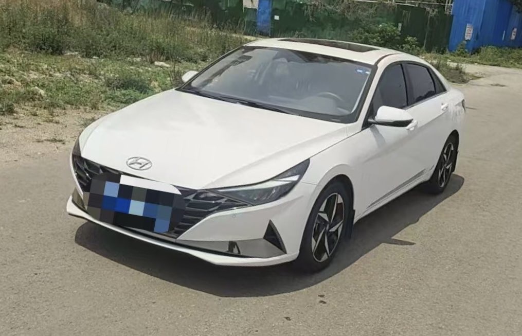 MY2022  Elantra  1.5L CVT LUX Luxury