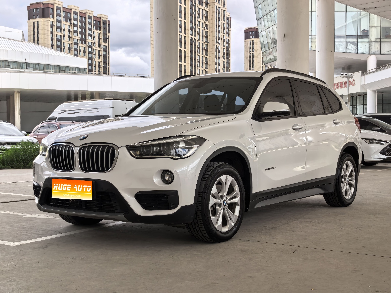 MY2016 BMW X1 sDrive18Li Exclusive Version 