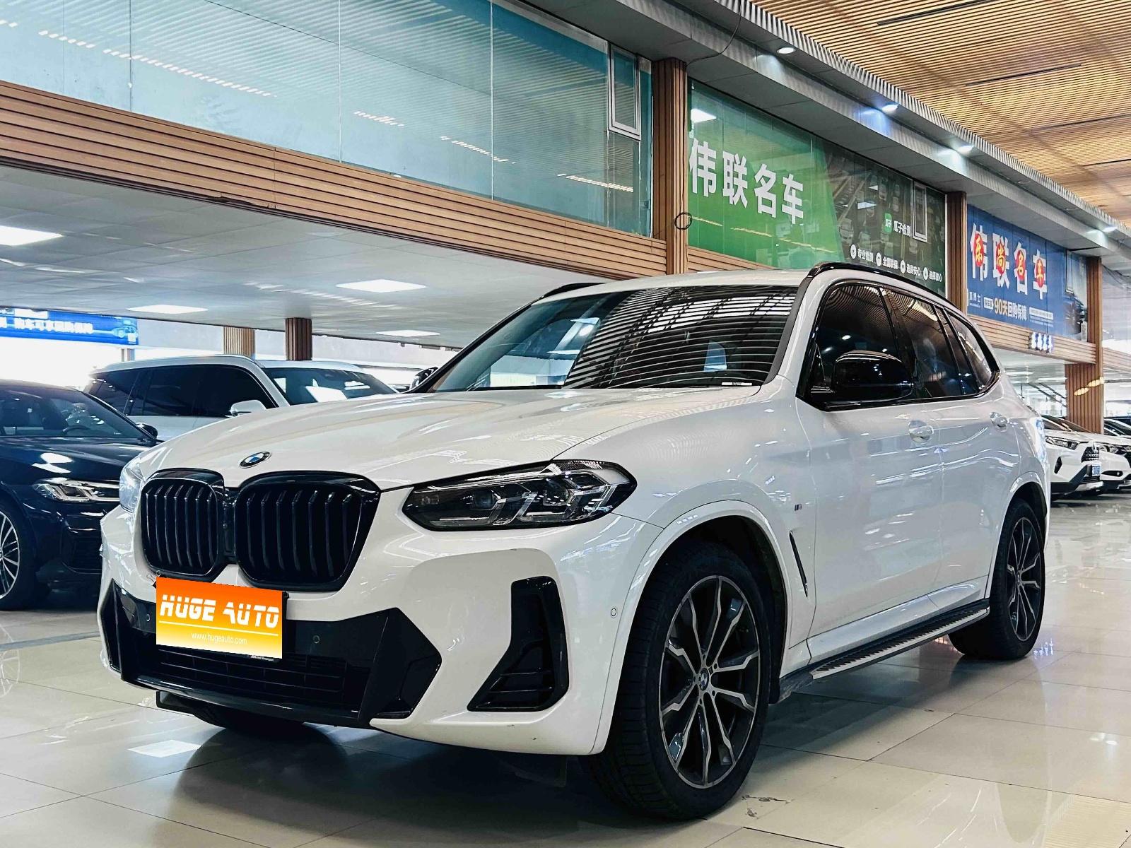 MY2023 BMW X3 xDrive30i Lead Version M Night Kit