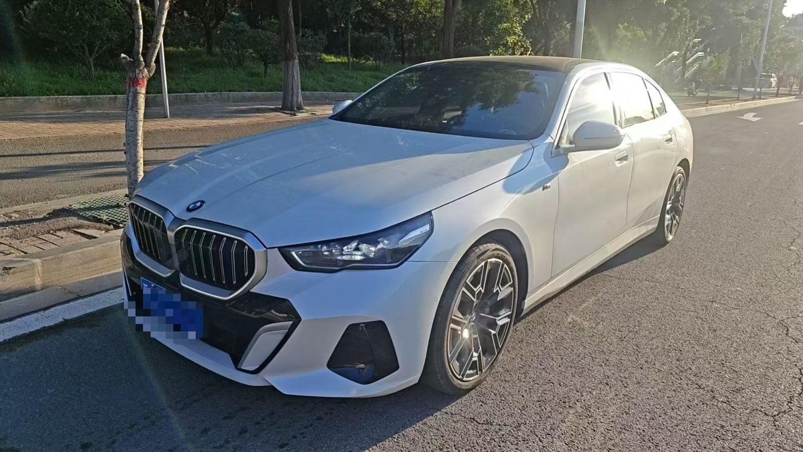 MY2024 BMW 5 Series 530Li Exclusive M Sport kit