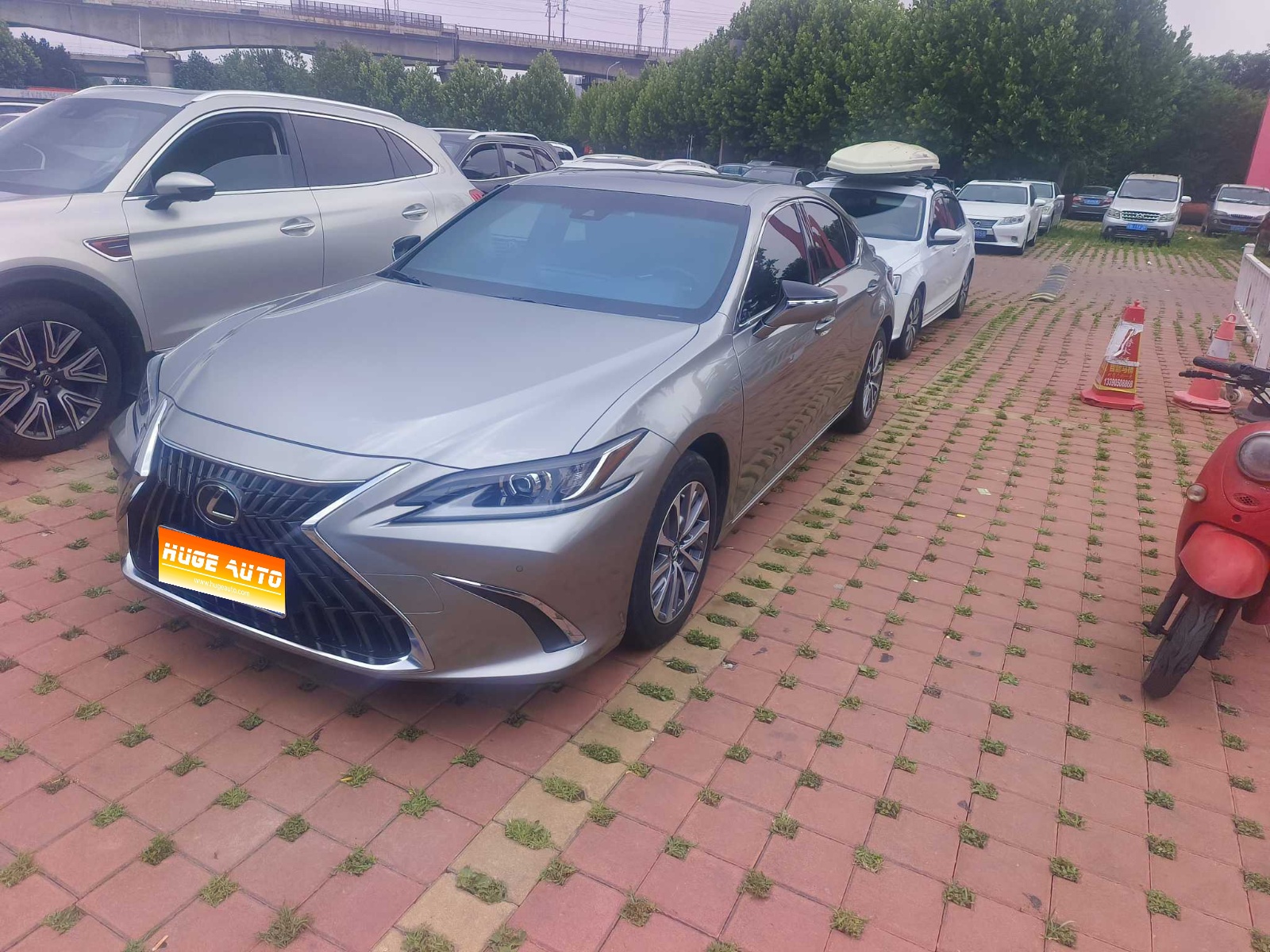 2022款 雷克萨斯ES 300h 卓越版
