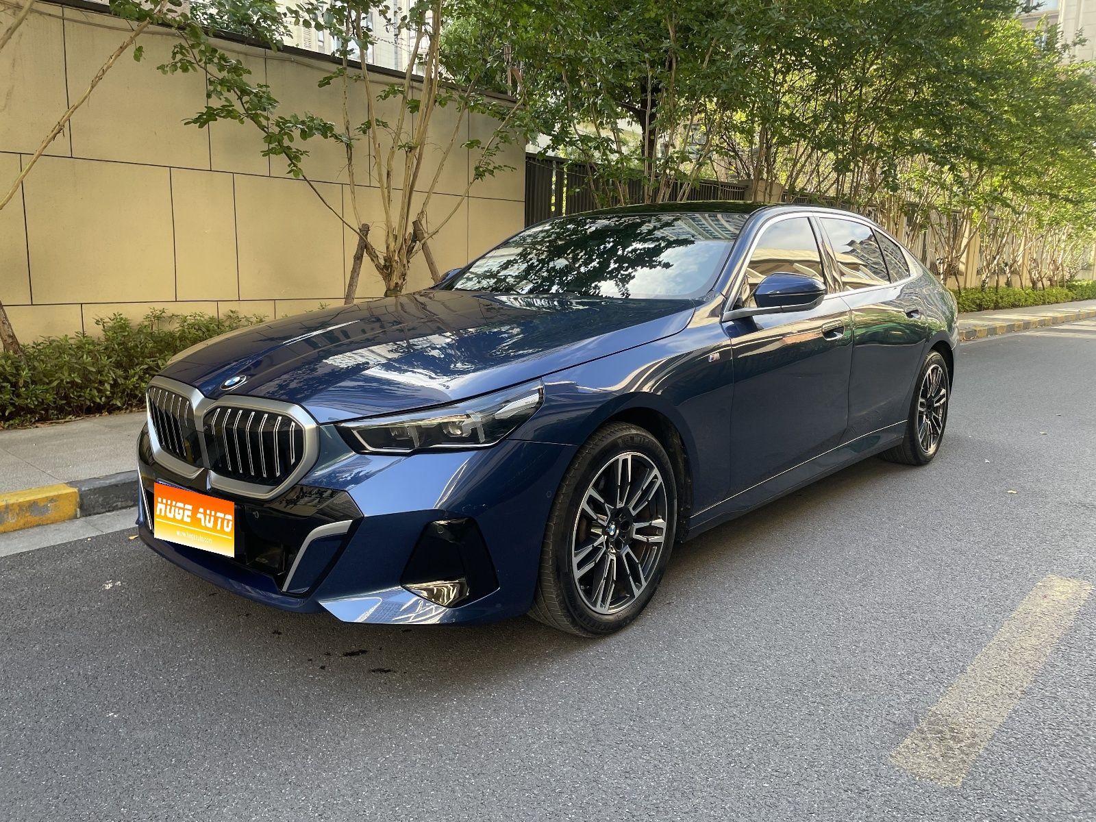 MY2024 BMW 5 Series 530Li Lead Version M Sport kit