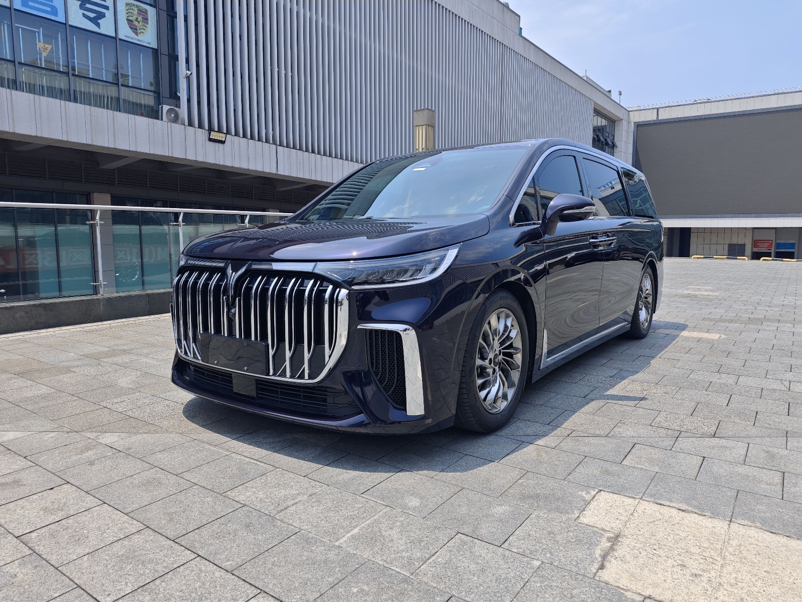 MY2024 VOYAH Dreamer PHEV Ultra-Long Range Flagship