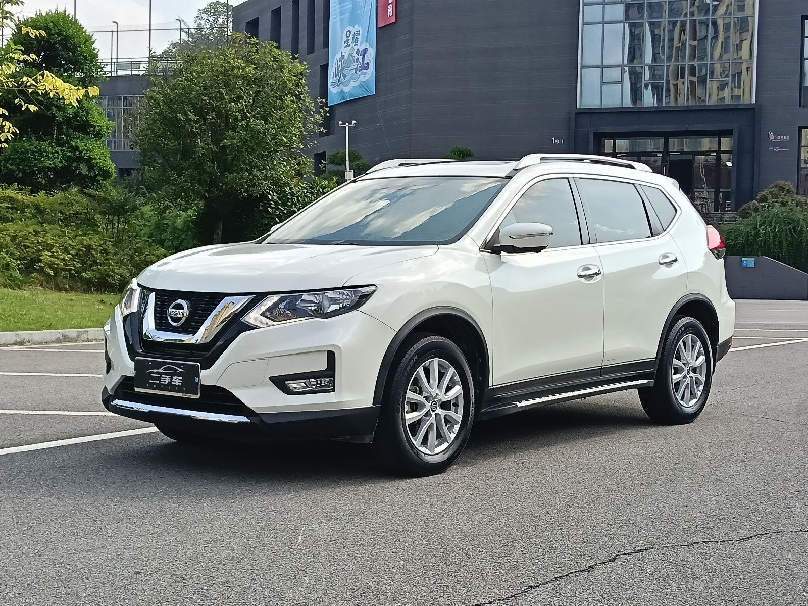 2019款 奇骏 2.0L CVT舒适版 2WD